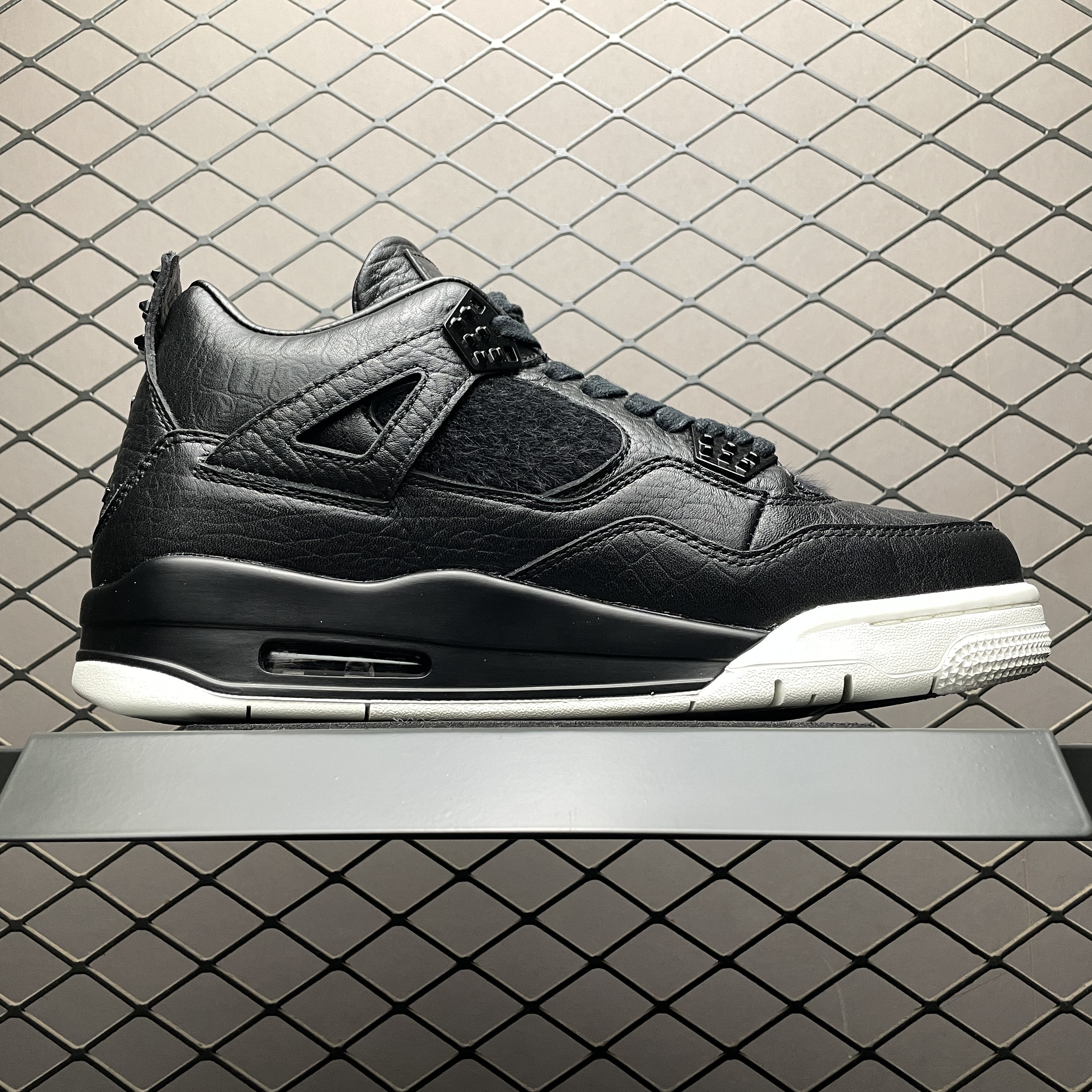NIKE AIR JORDAN 4 RETRO PONY HAIR BLACK (819139-010)