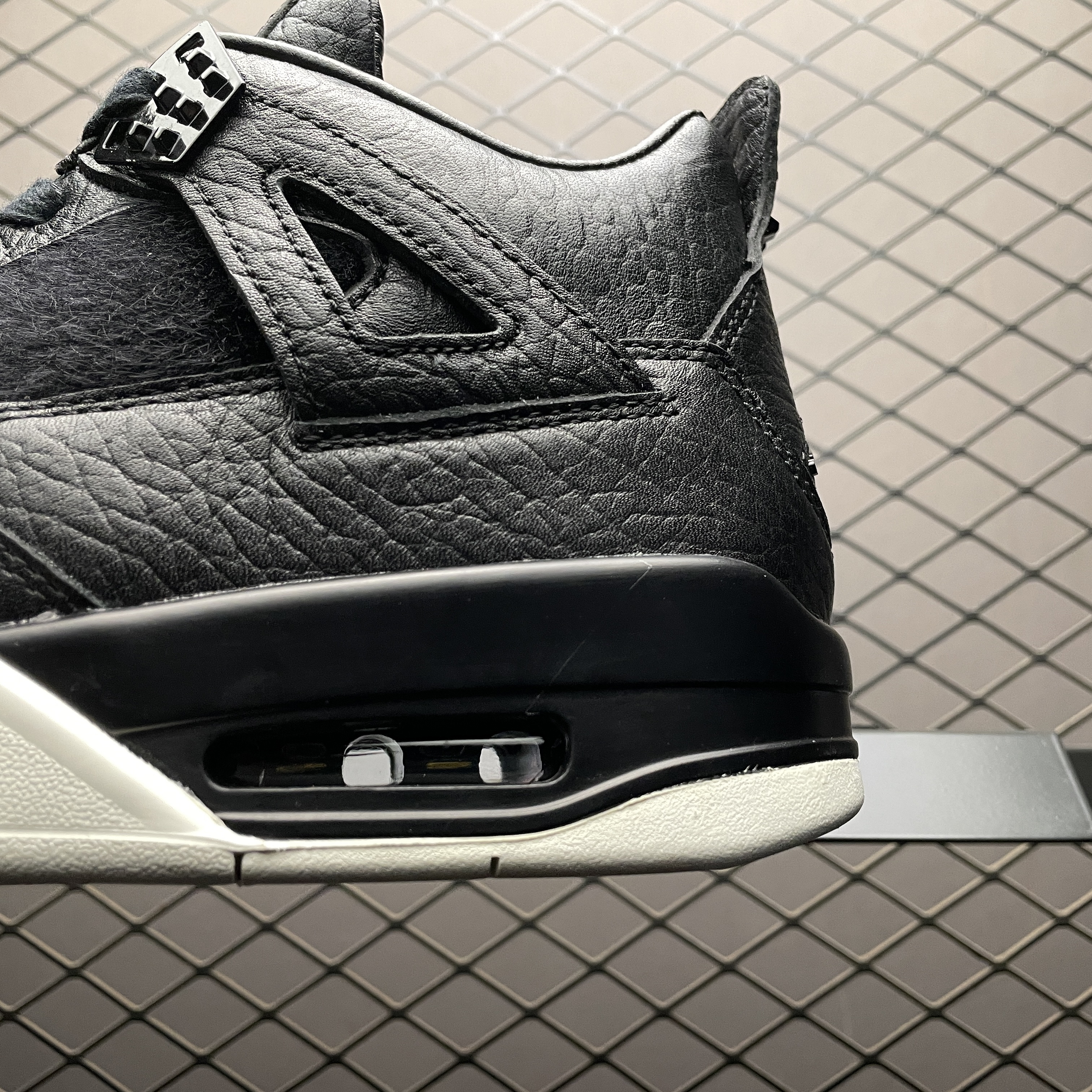 NIKE AIR JORDAN 4 RETRO PONY HAIR BLACK (819139-010)