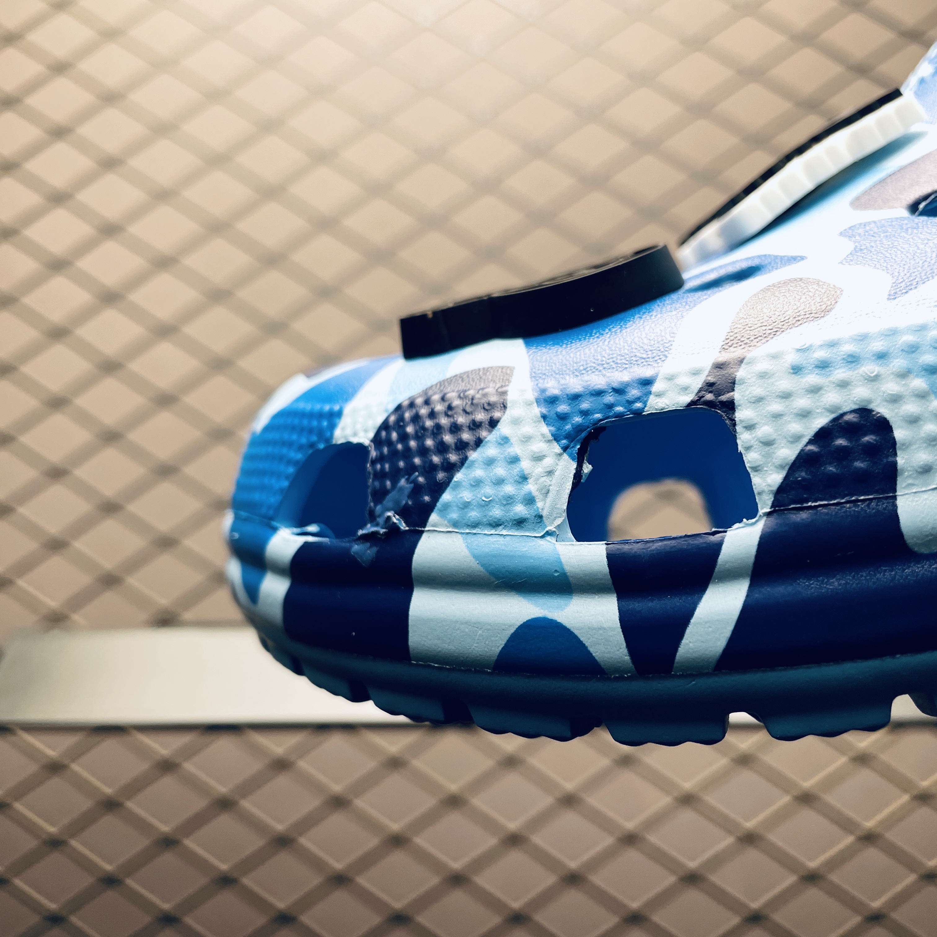 Crocs Classic Clogs A Bathing Ape ABC（209627-4TB）