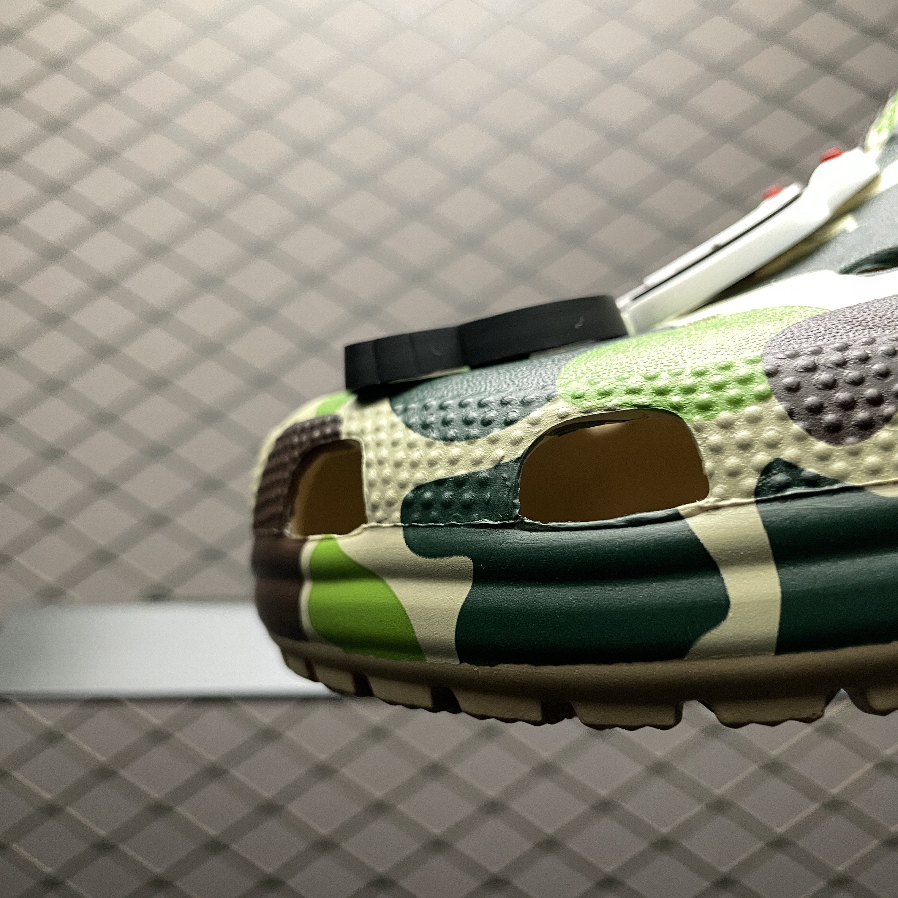 Crocs Classic Clogs A Bathing Ape ABC（209627-212）