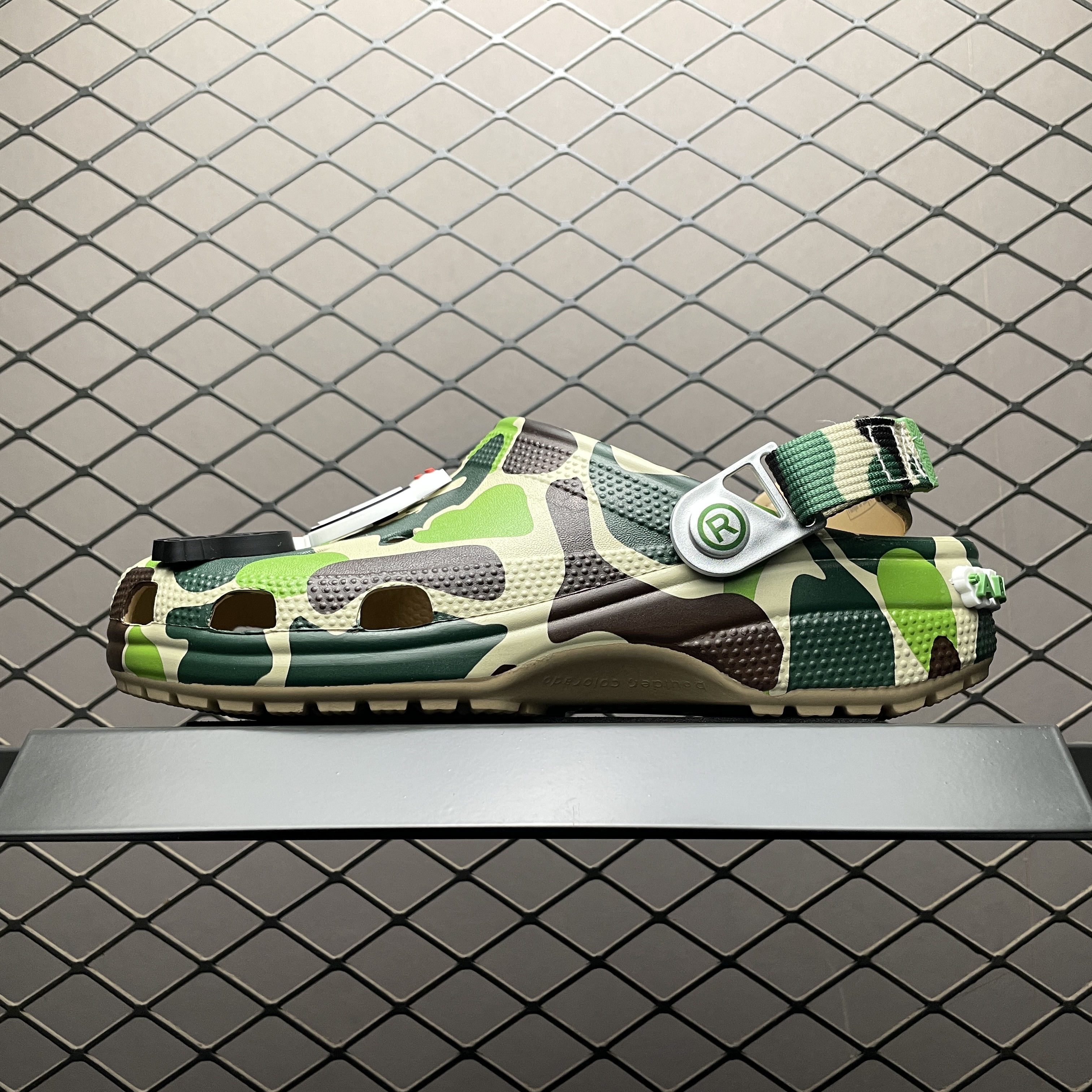 Crocs Classic Clogs A Bathing Ape ABC（209627-212）