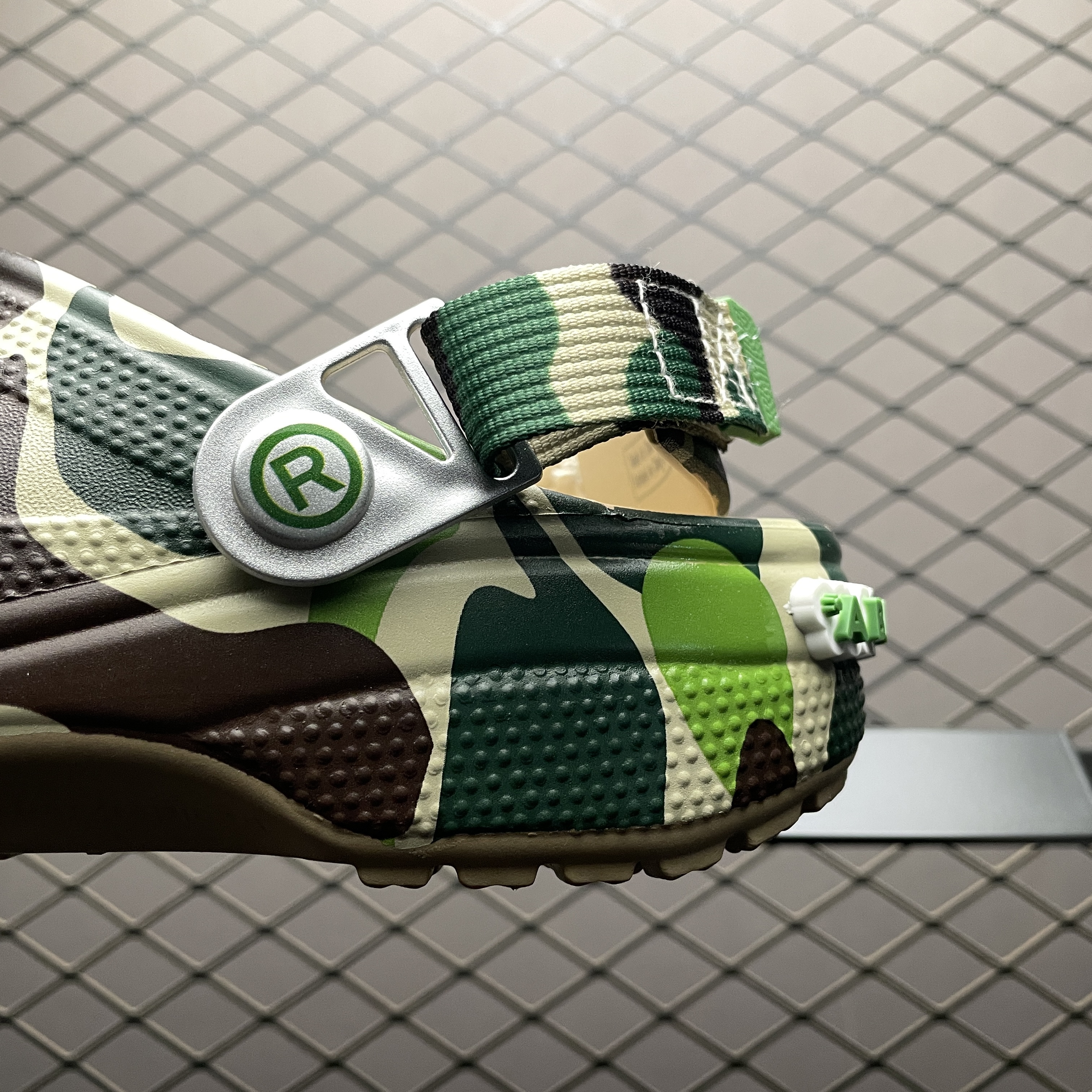 Crocs Classic Clogs A Bathing Ape ABC（209627-212）