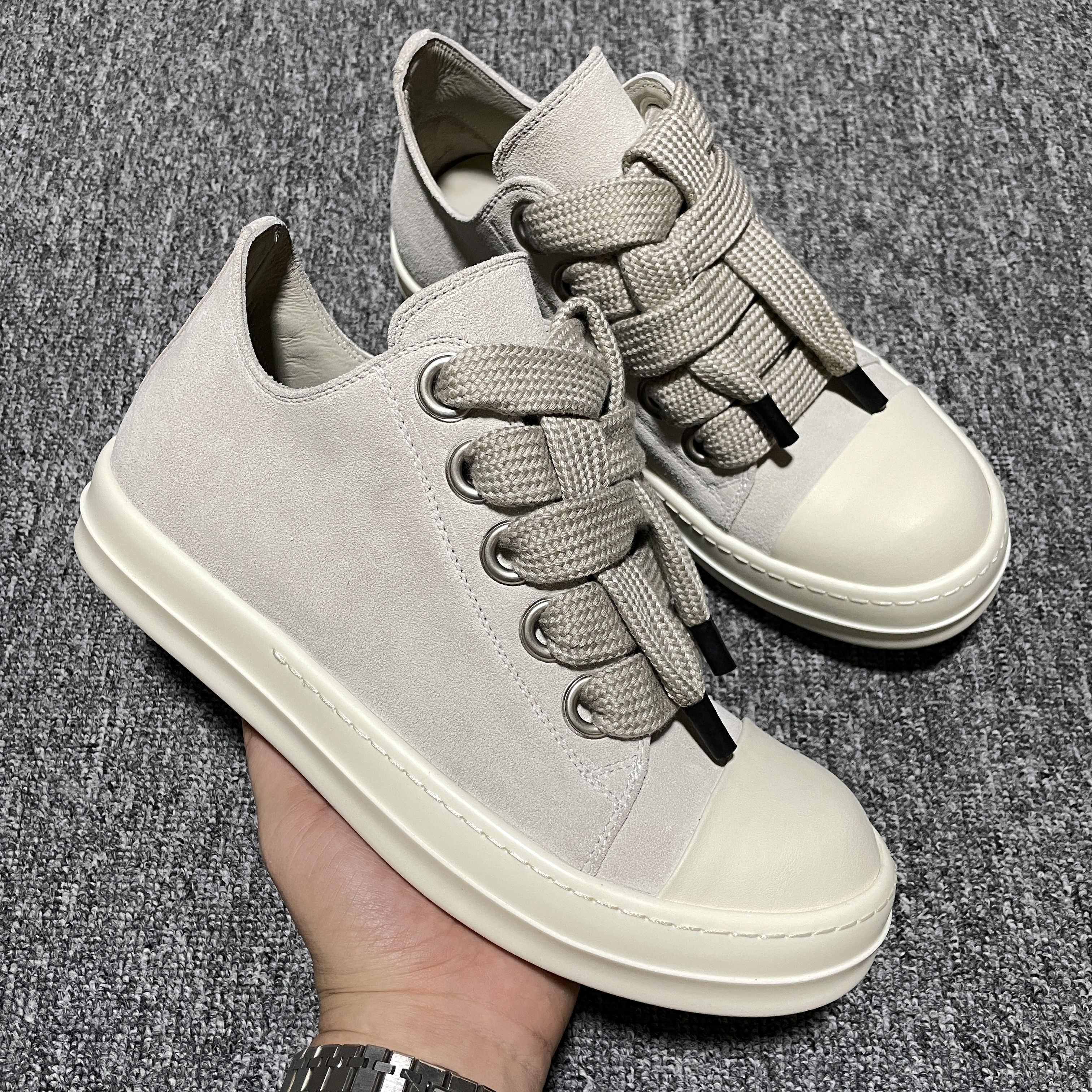 RICK OWENS "JUMBOLACED LOW SNEAKERS" Jumbo lace suede low-cut sneakers (DU01C6809SLASH-6311)