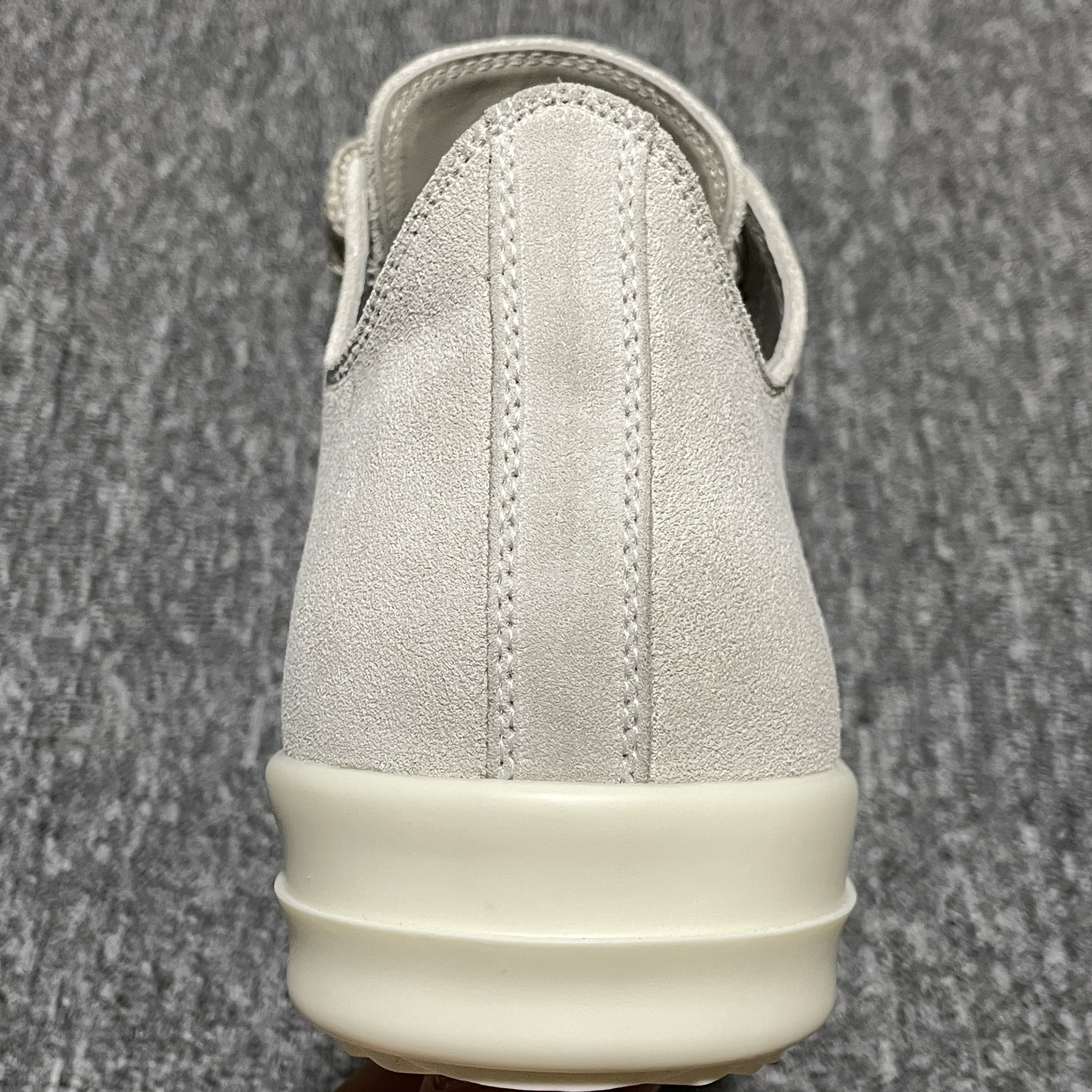 RICK OWENS "JUMBOLACED LOW SNEAKERS" Jumbo lace suede low-cut sneakers (DU01C6809SLASH-6311)