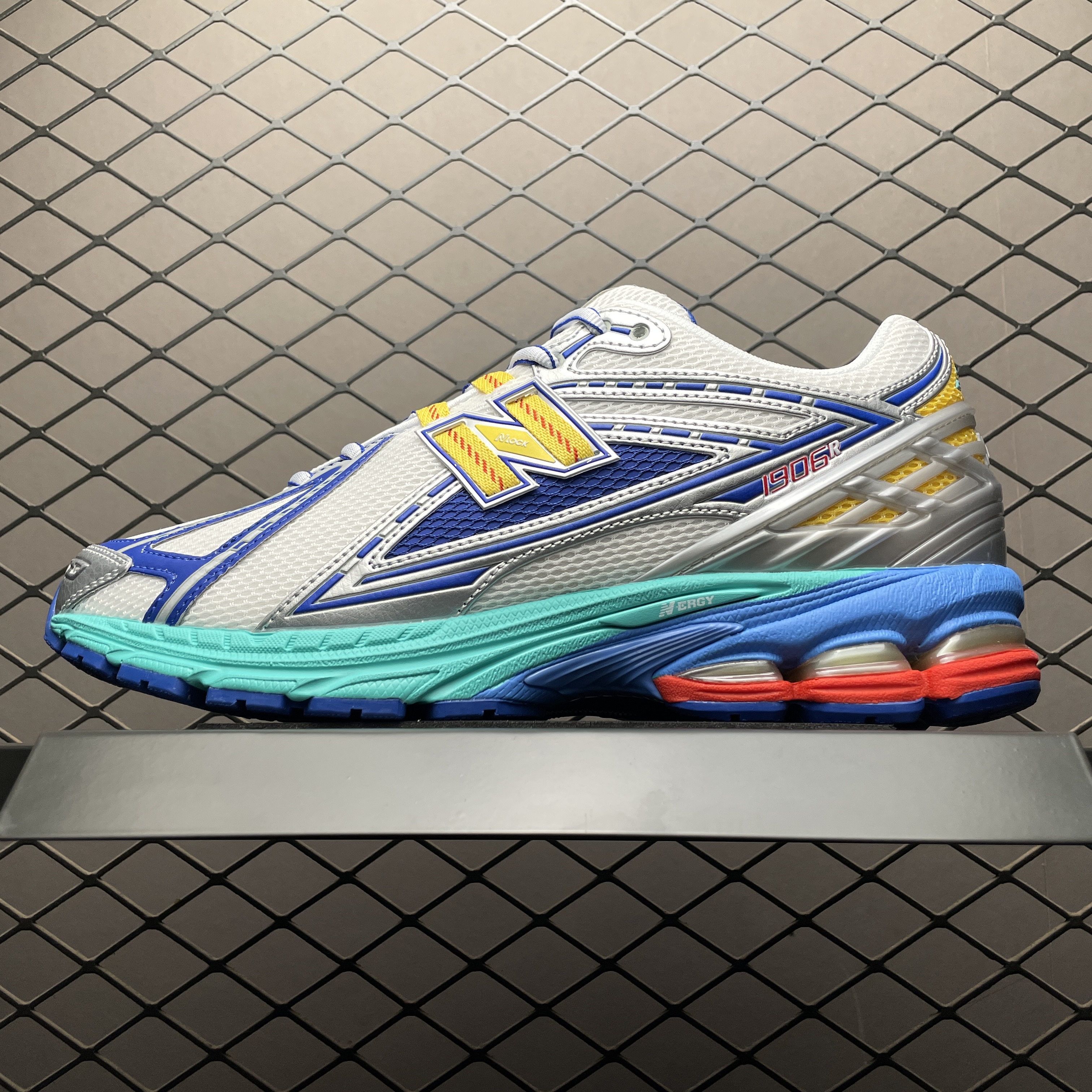 DTLR × New Balance 1906R "Moon Sign" (U1906RMS）