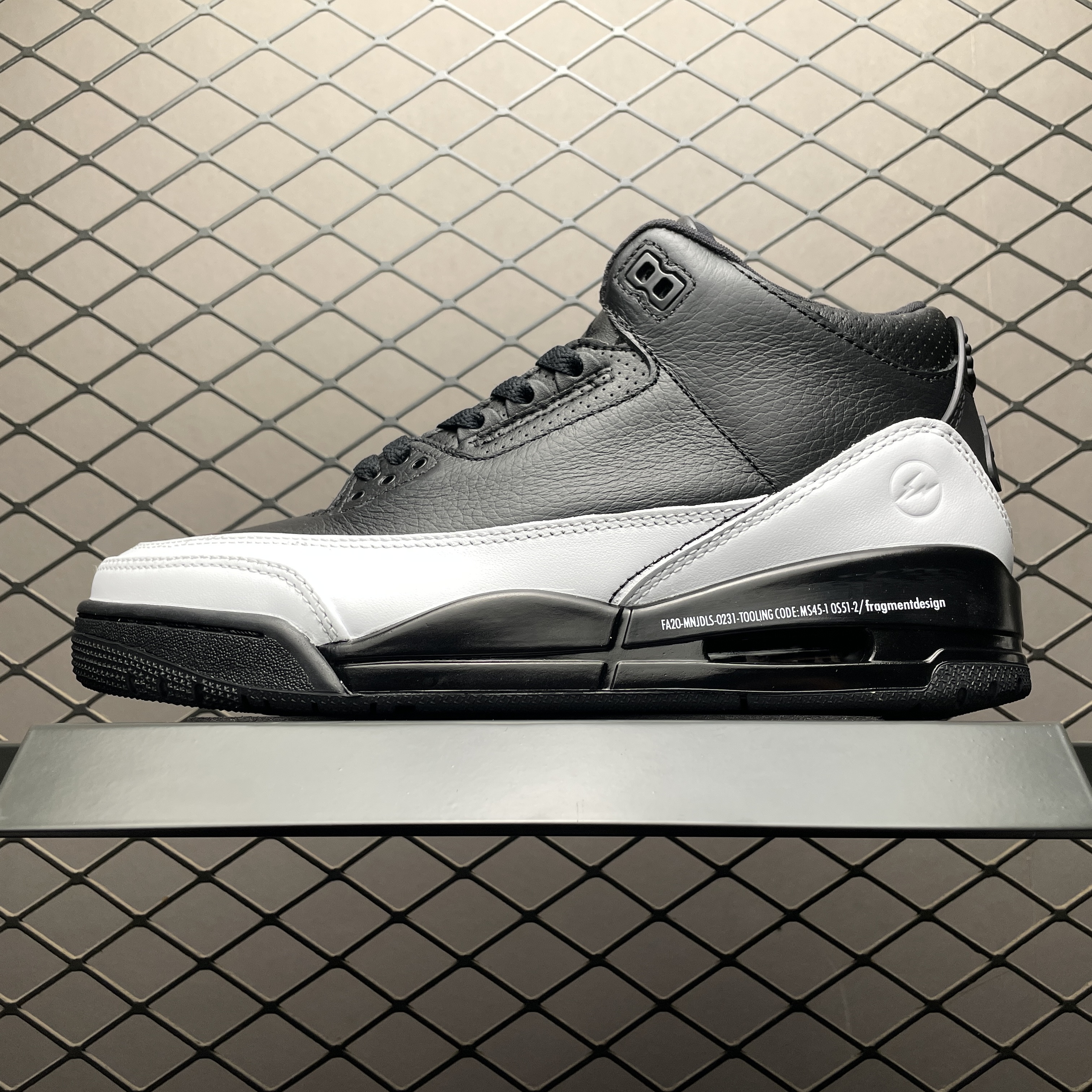 FRAGMENT x NIKE AIR JORDAN 3 “White/Black”（DA3595-001）