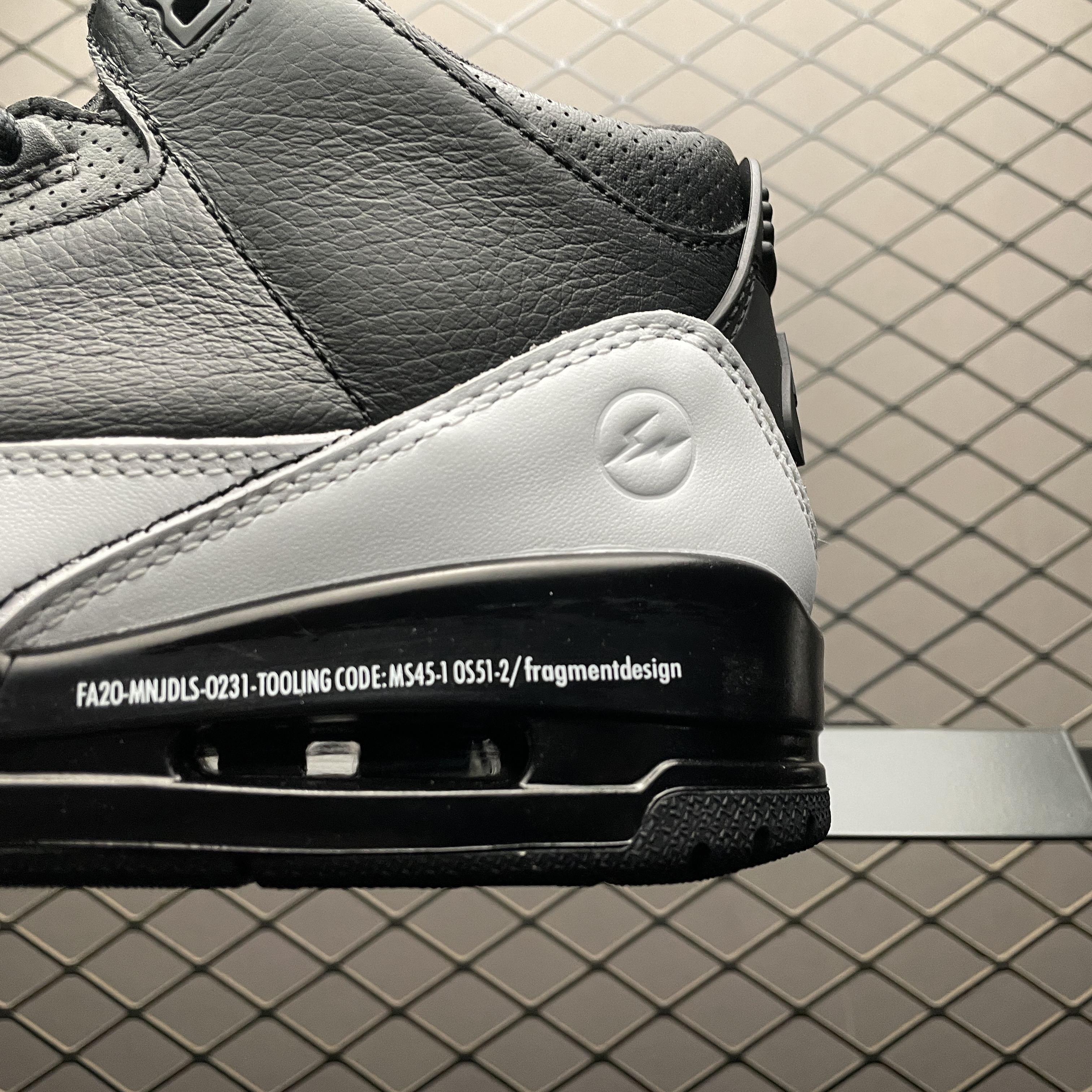 FRAGMENT x NIKE AIR JORDAN 3 “White/Black”（DA3595-001）