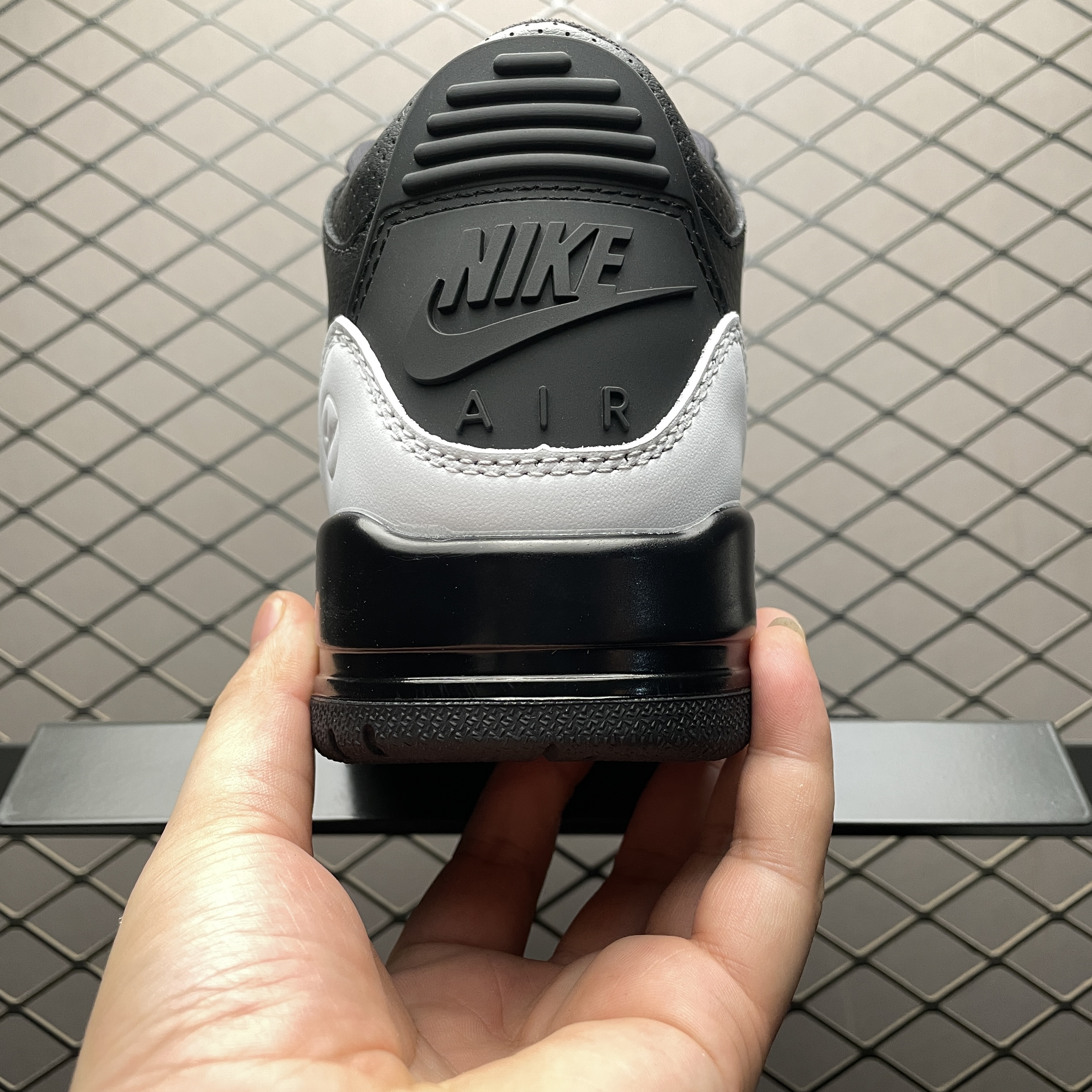 FRAGMENT x NIKE AIR JORDAN 3 “White/Black”（DA3595-001）