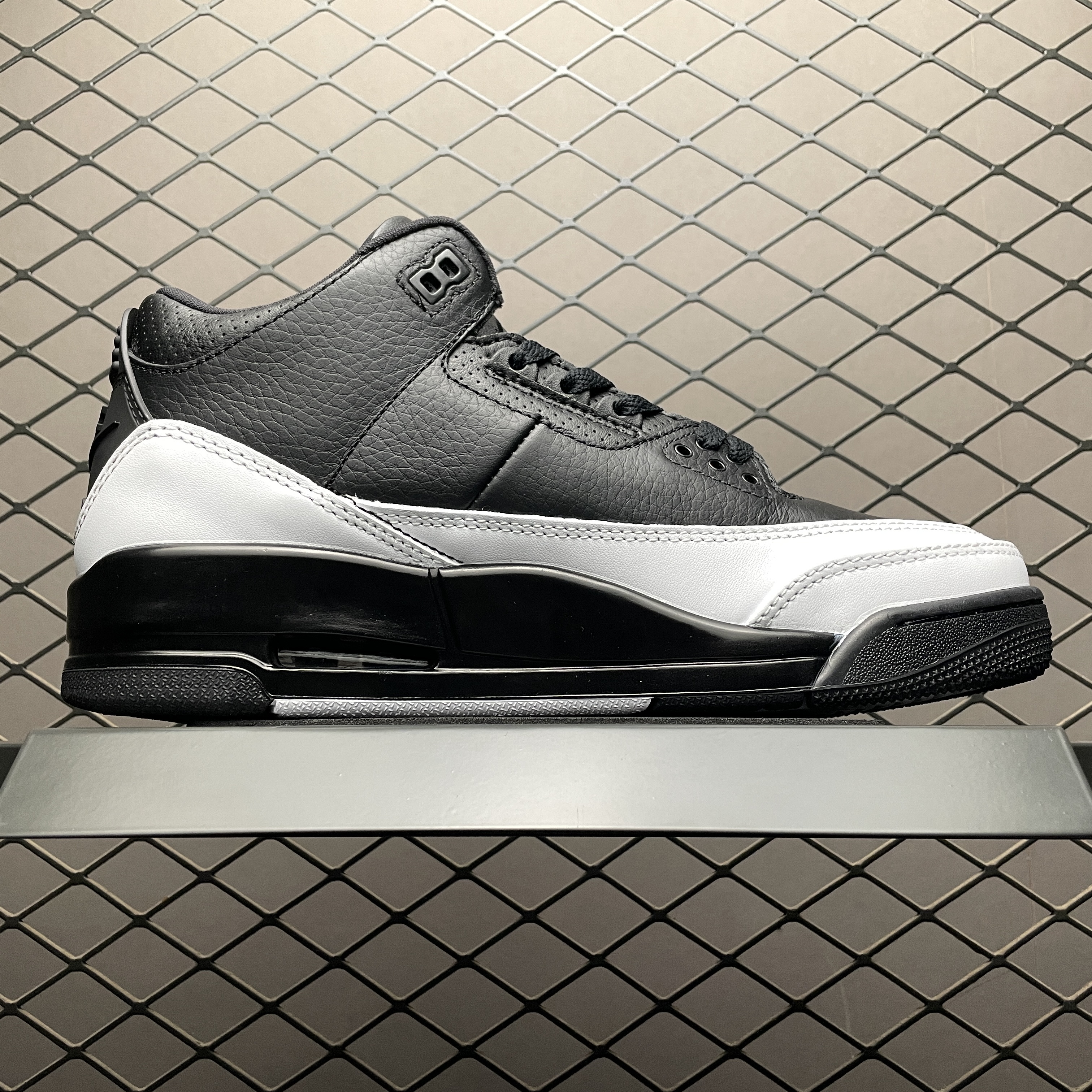 FRAGMENT x NIKE AIR JORDAN 3 “White/Black”（DA3595-001）