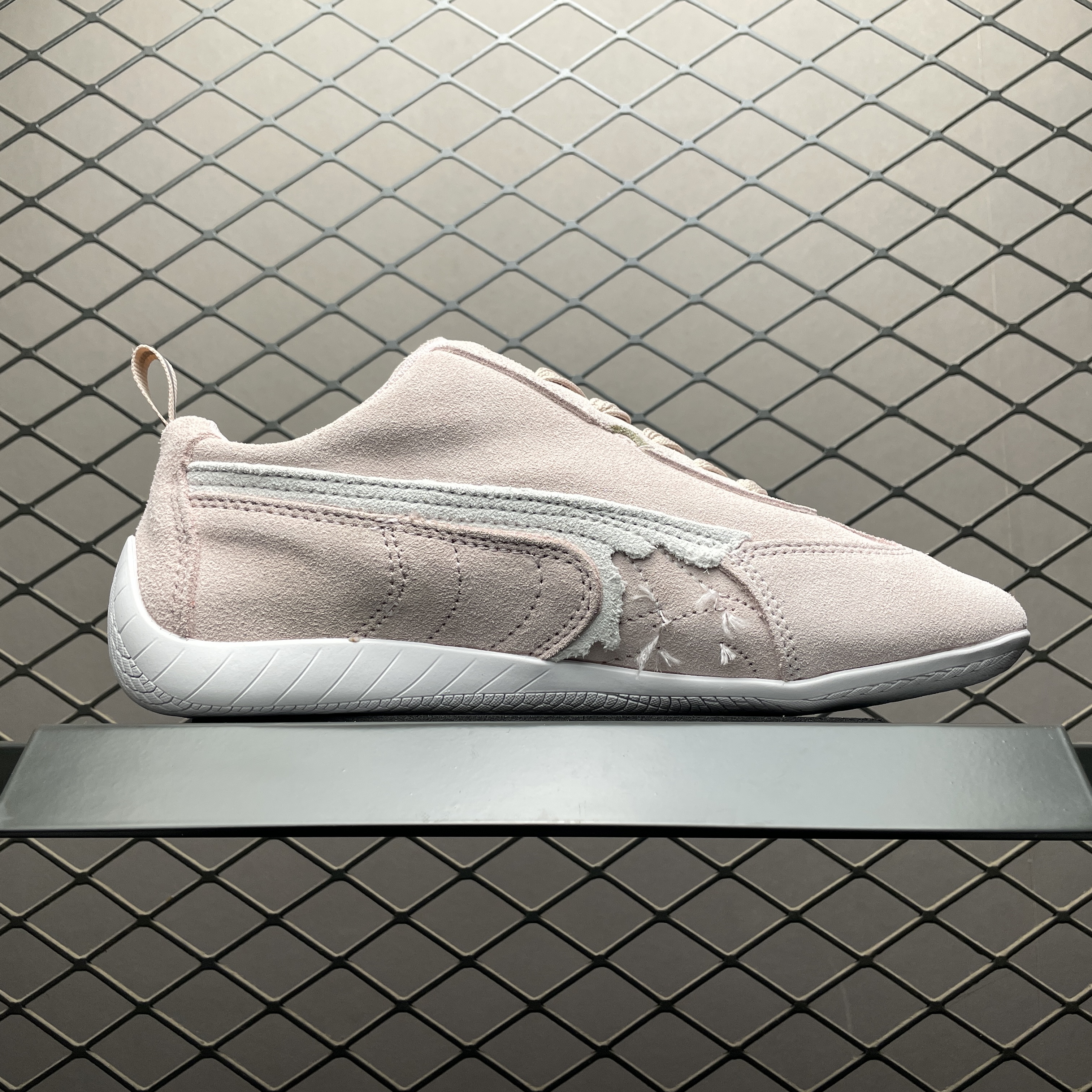 BALENCIAGA × Puma Speedcat Suede "Pink/White"（847146WSDSD5090）