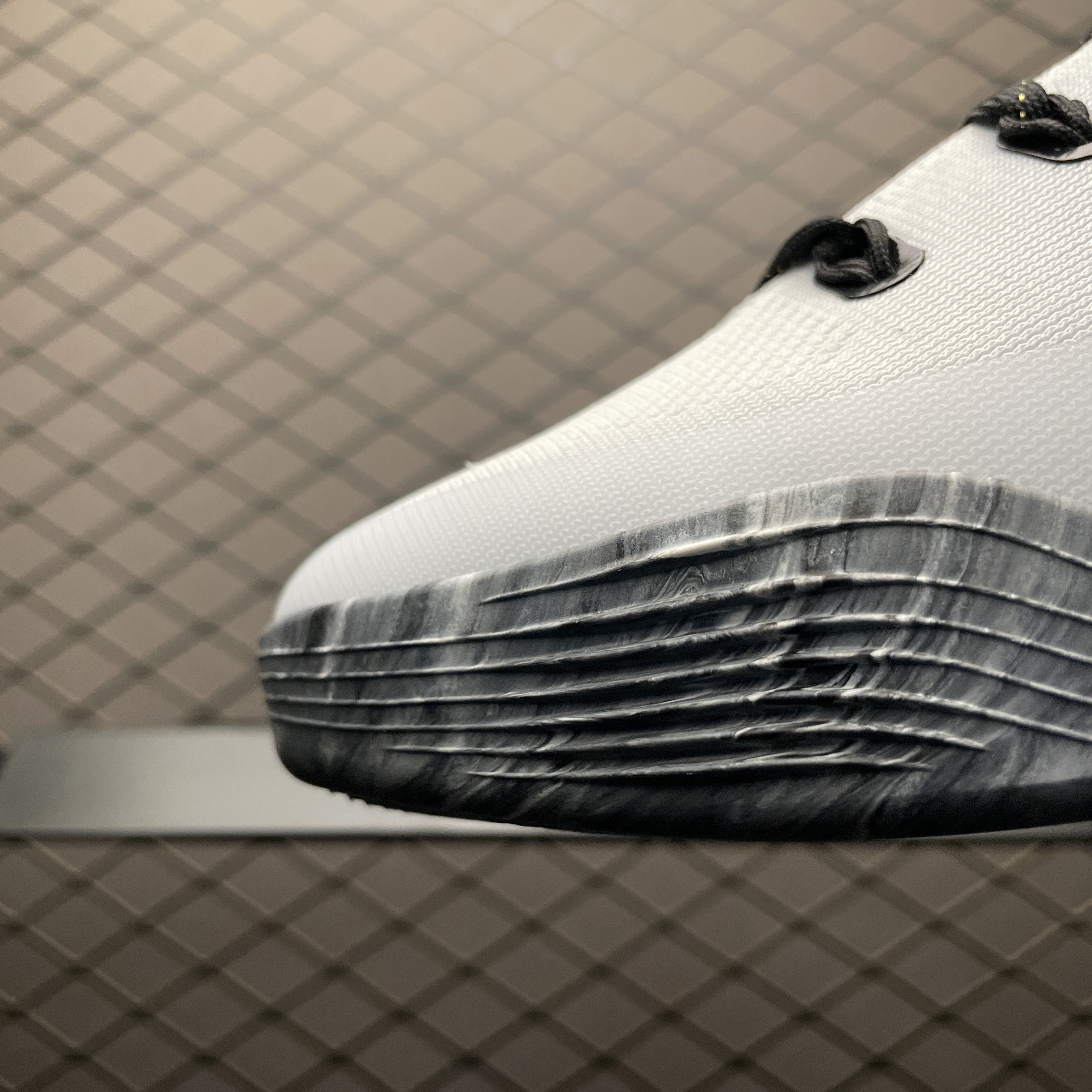 Nike Kobe 9 EM Low Protro Mambacita（FZ7333-002）