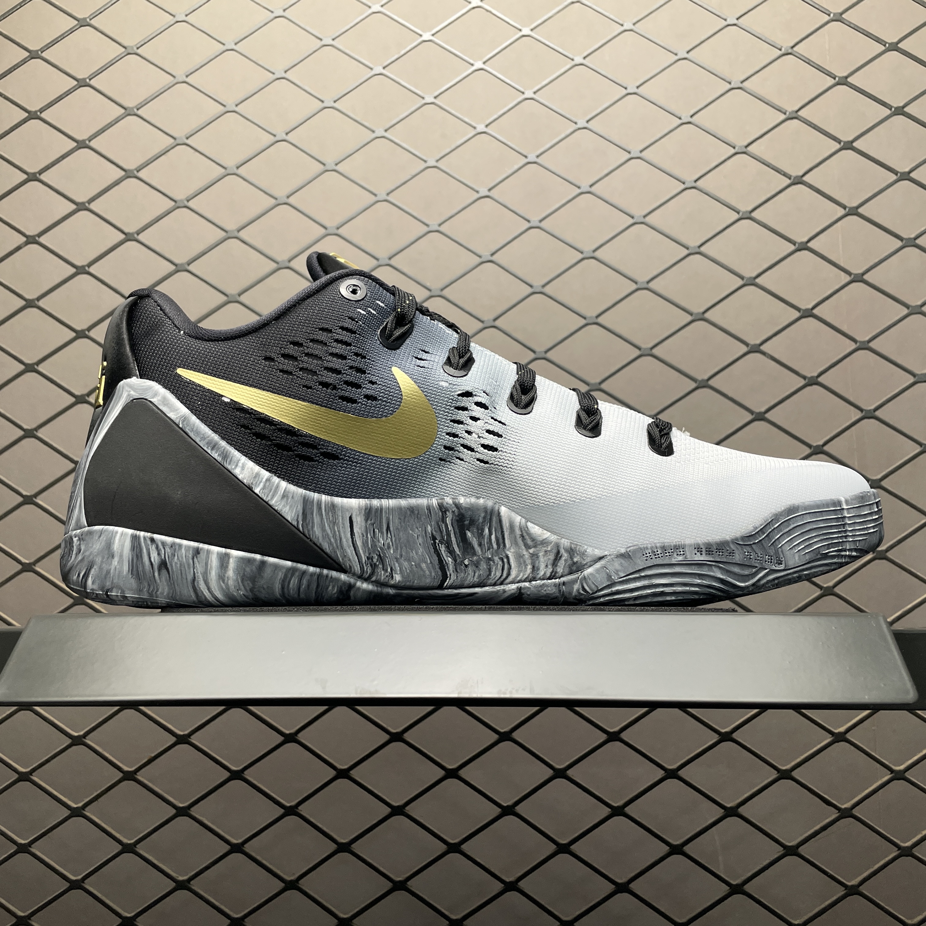 Nike Kobe 9 EM Low Protro Mambacita（FZ7333-002）
