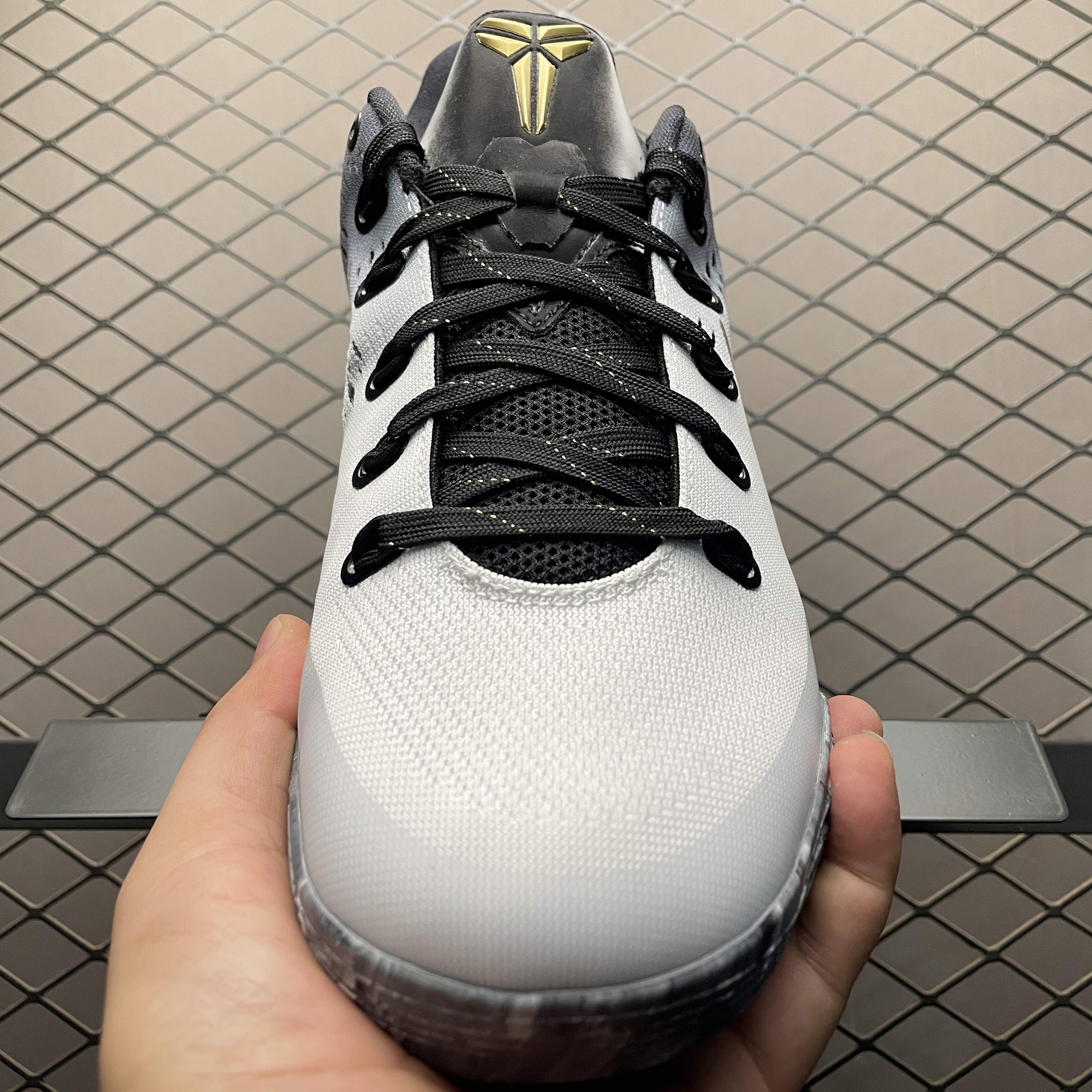 Nike Kobe 9 EM Low Protro Mambacita（FZ7333-002）