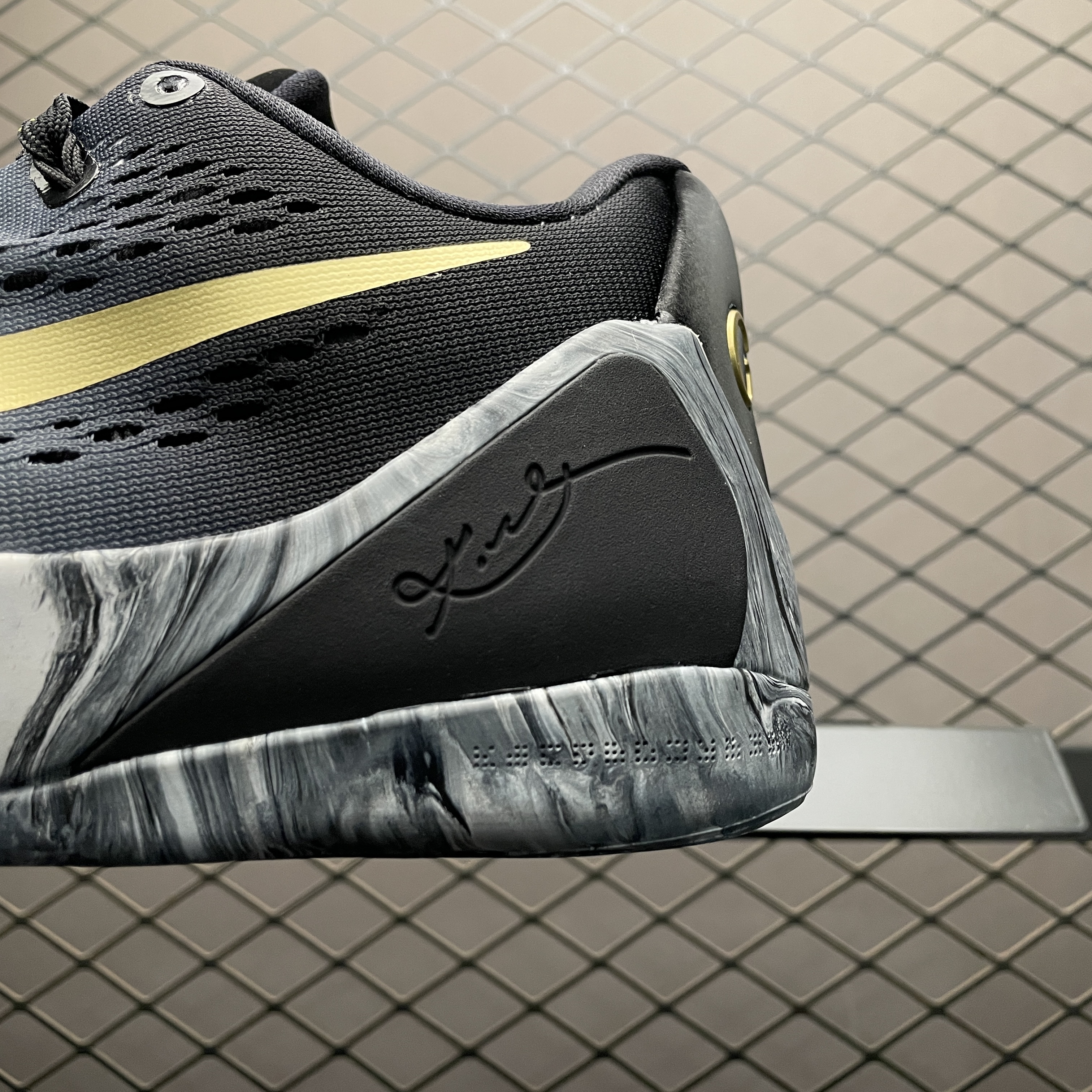 Nike Kobe 9 EM Low Protro Mambacita（FZ7333-002）