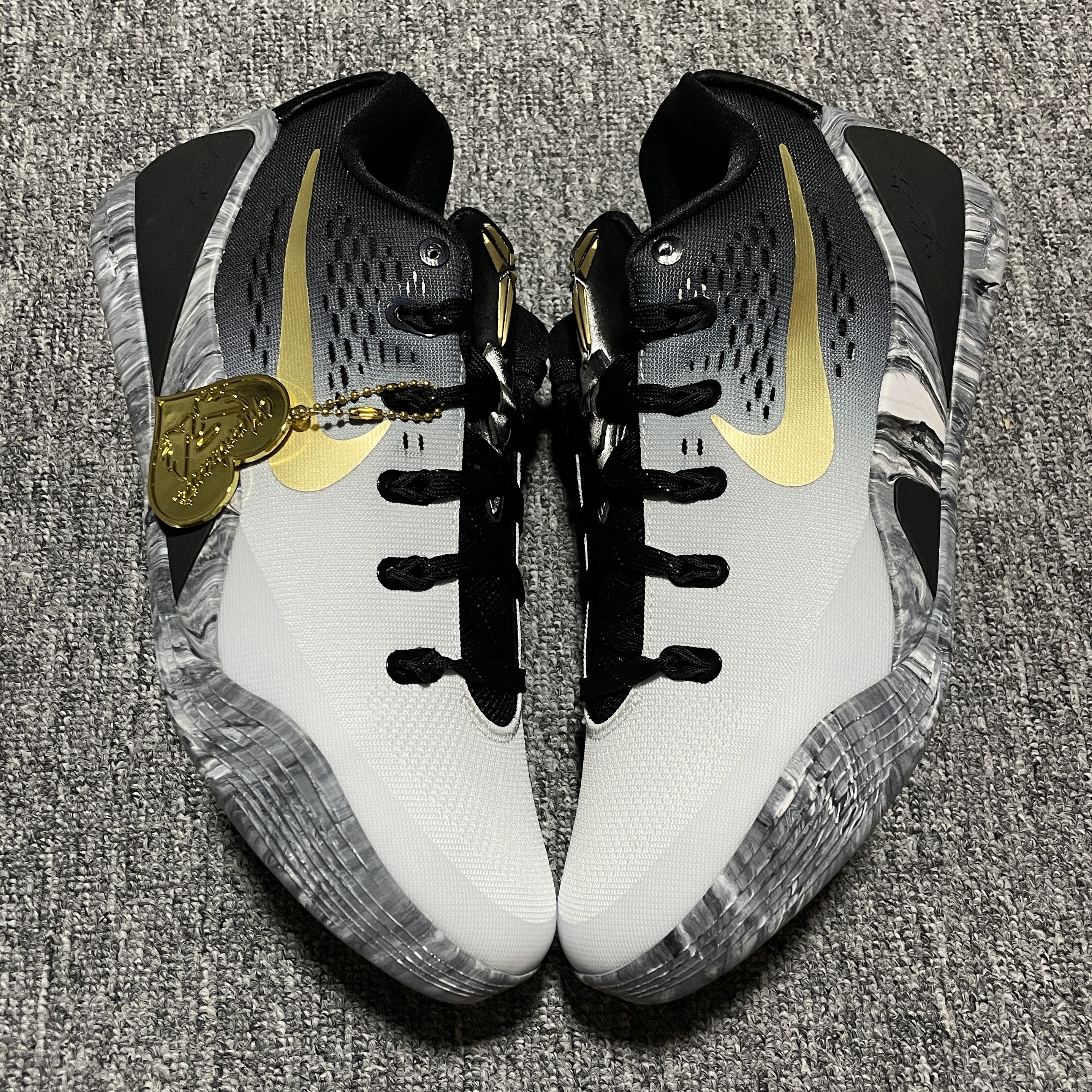 Nike Kobe 9 EM Low Protro Mambacita（FZ7333-002）