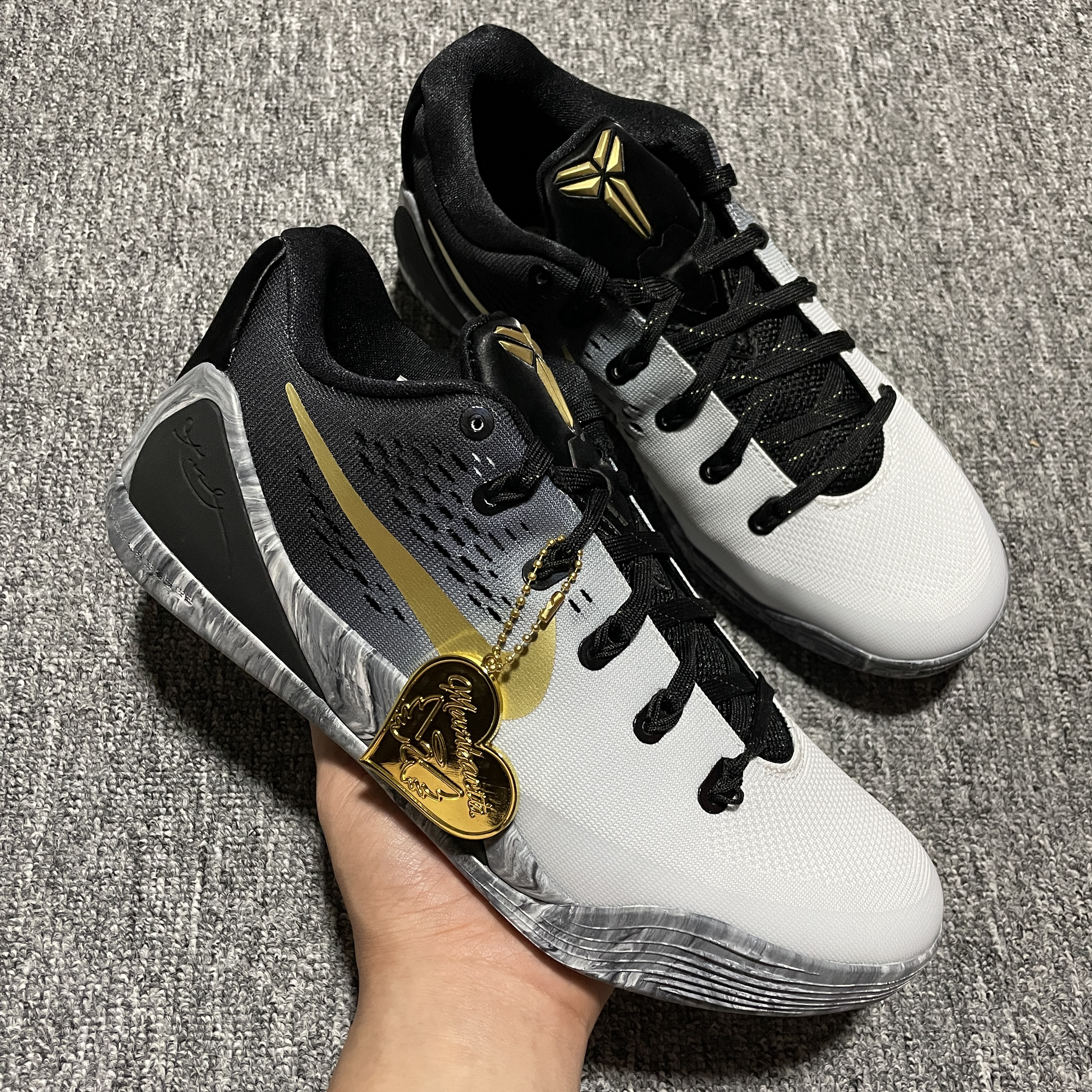 Nike Kobe 9 EM Low Protro Mambacita（FZ7333-002）