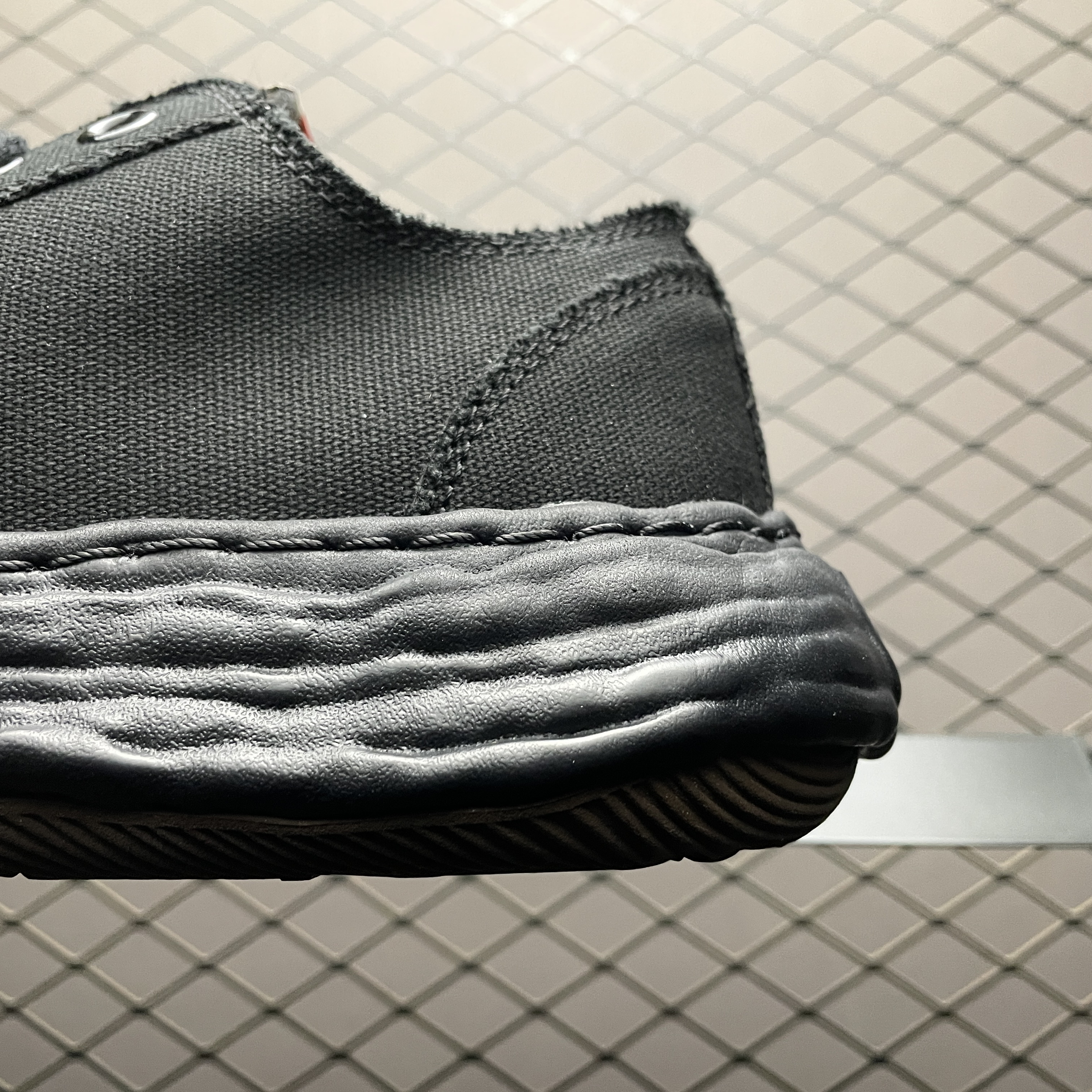 Maison MIHARA YASUHIRO PETERSON Original Sole Canvas Low Cut Sneaker (A01FW702BLACK) 