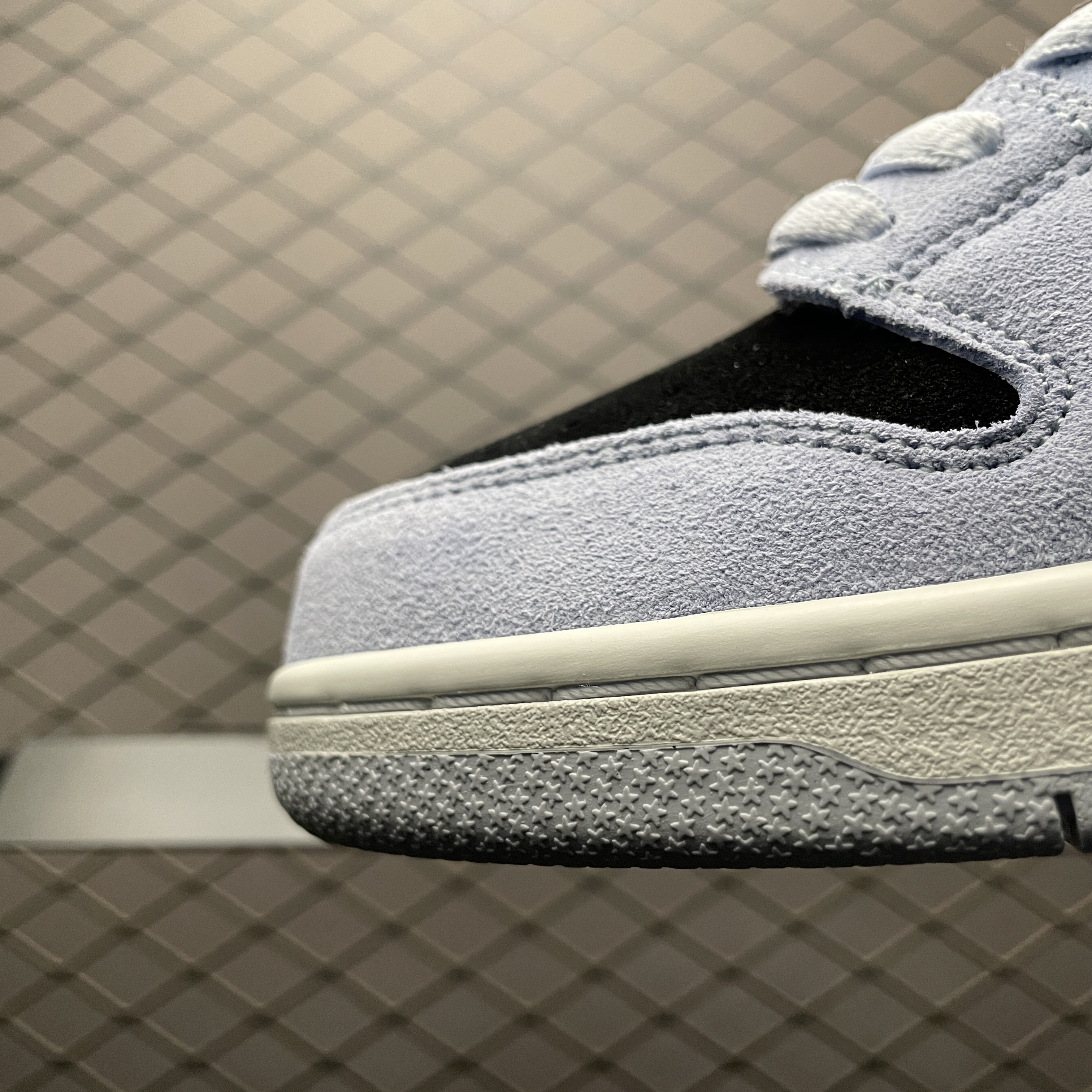 Nike SB Dunk Low Pro "Aluminum/Black"（HF3063-400）