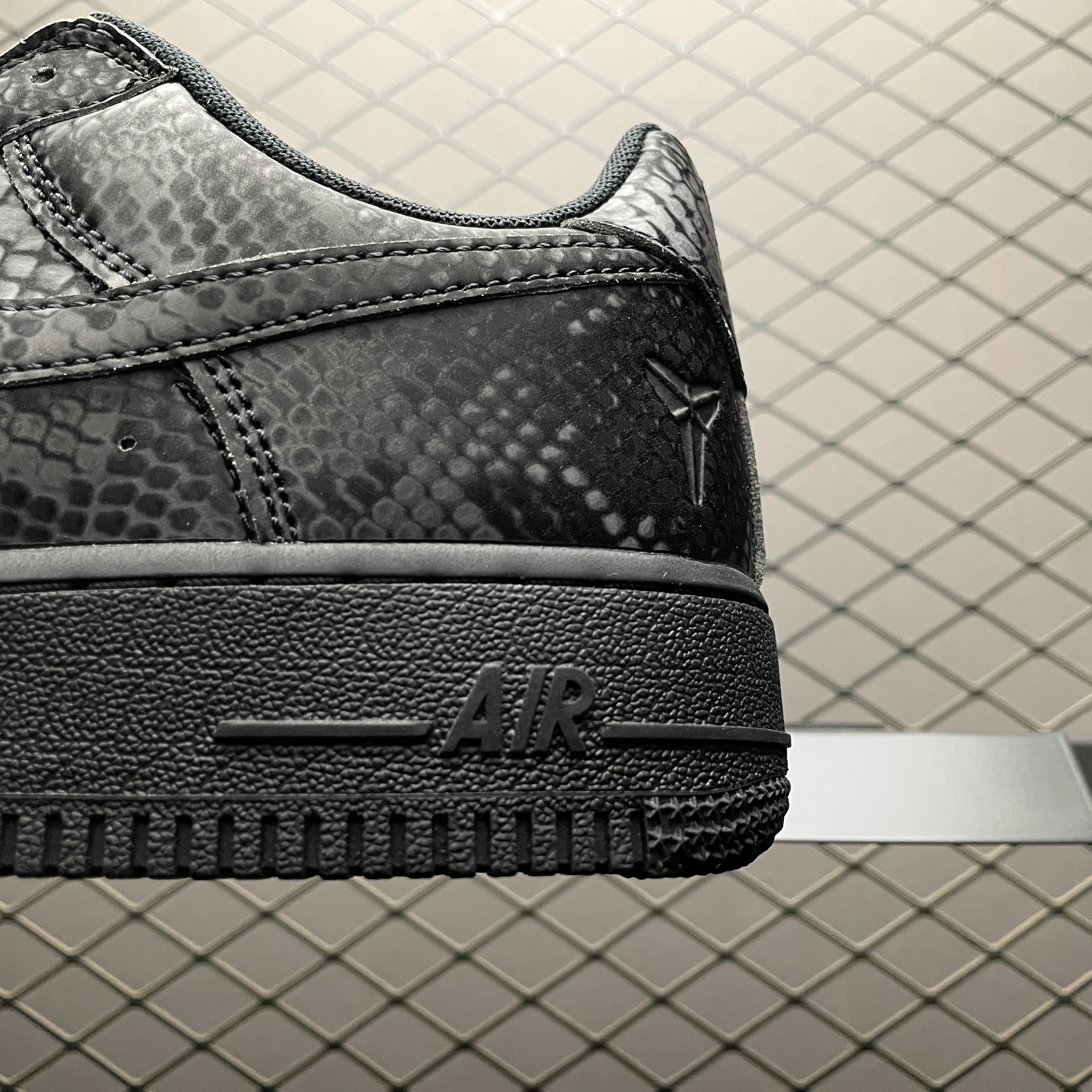 Kobe Bryant Forever × Nike Air Force 1 Low QS "Triple Black"（IB0018-003）