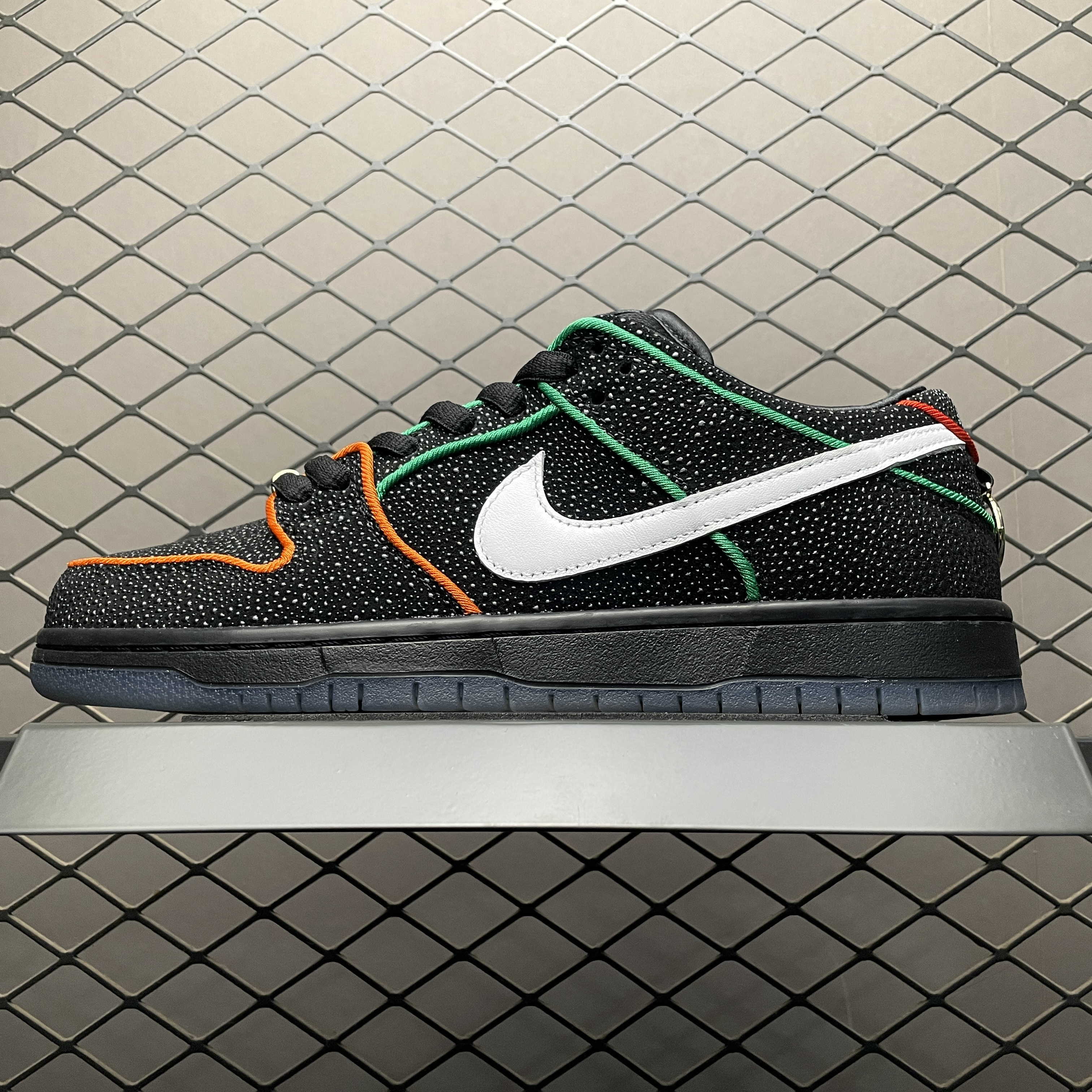 Bronx Girls Skate × Nike SB Dunk Low QS "Black/White/Challenge Red/Total Orange/Lucky Green/Smoke Grey"（HV1664-001）