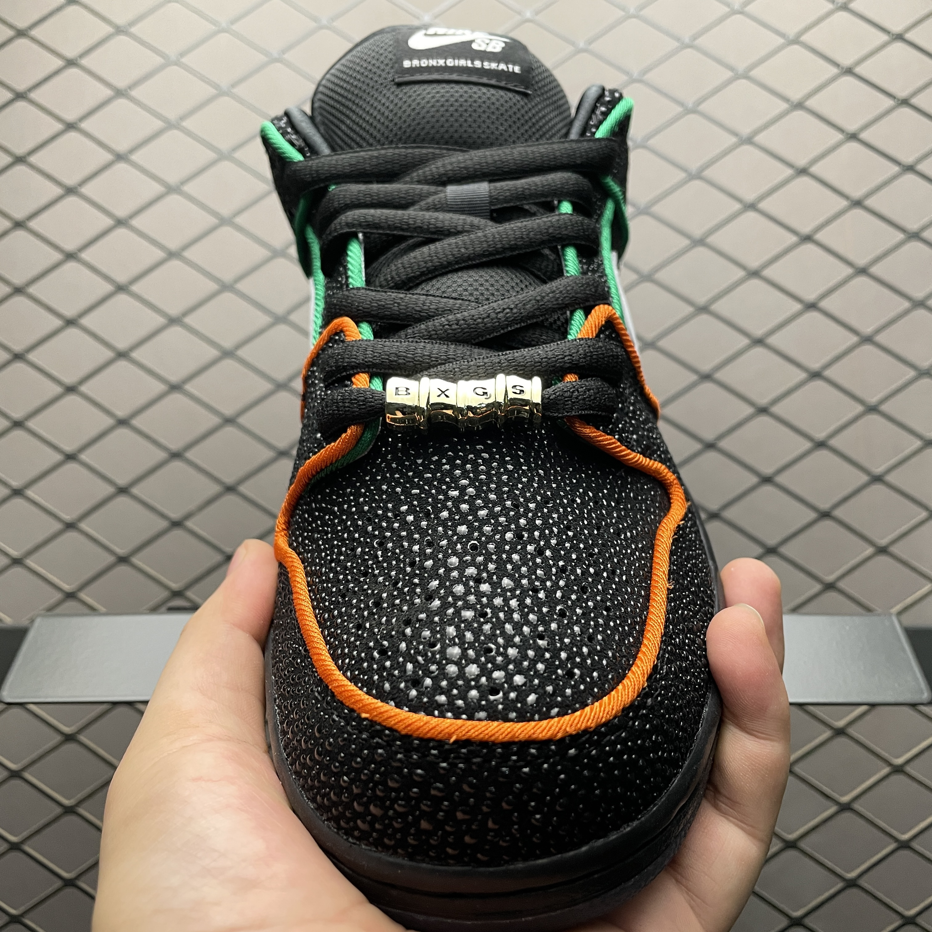 Bronx Girls Skate × Nike SB Dunk Low QS "Black/White/Challenge Red/Total Orange/Lucky Green/Smoke Grey"（HV1664-001）