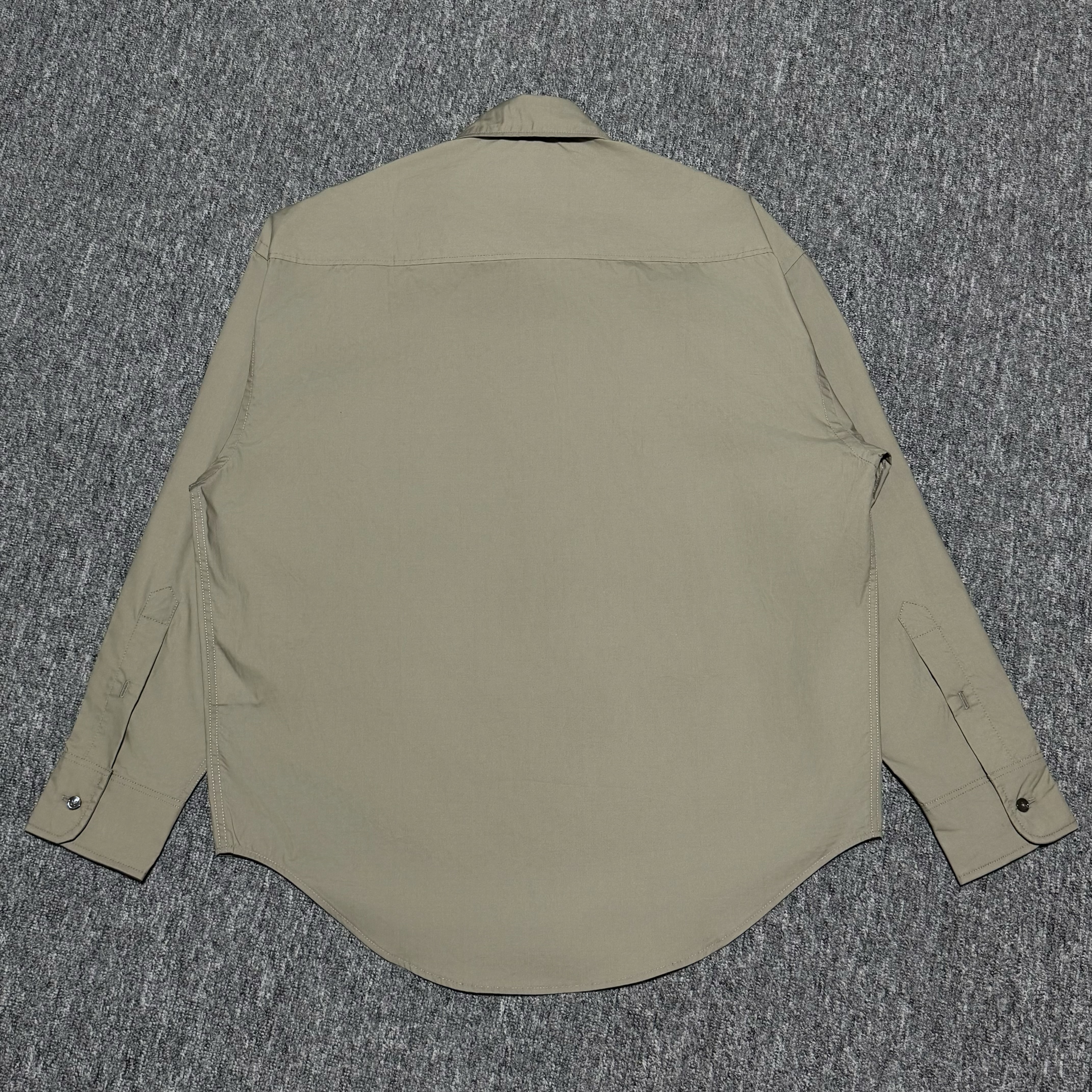 AMI PARIS Heart Logo Boxy Fit Shirt Ash AMI PARIS （USH145CO0076-0952）