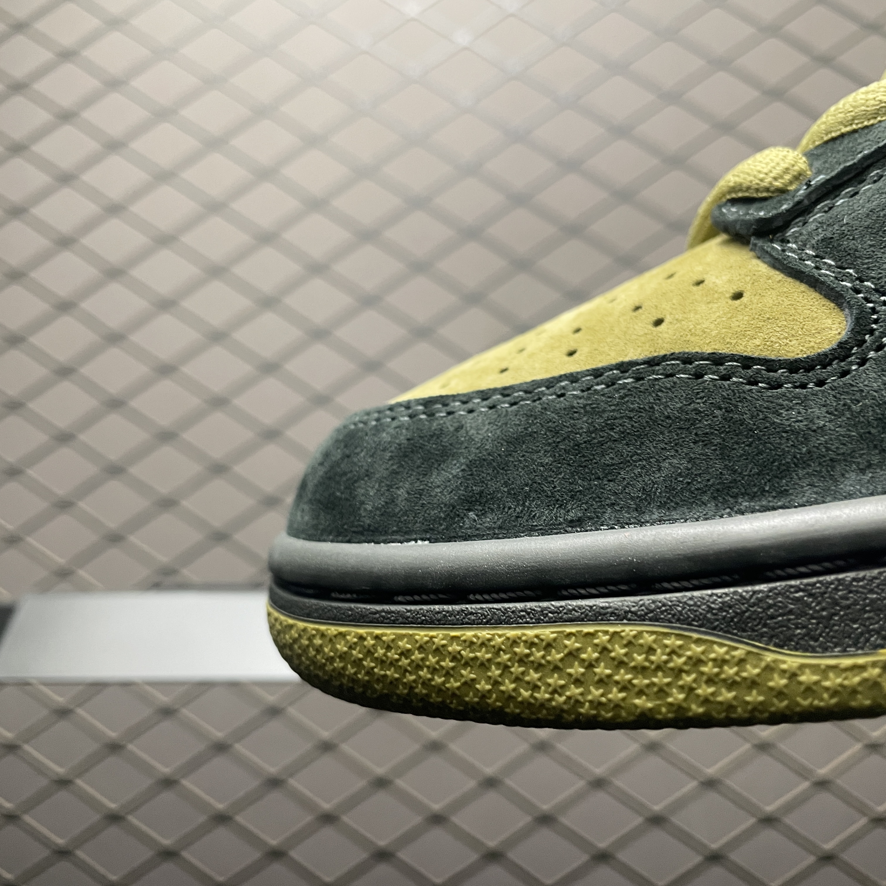 Supreme x Dunk Low SB 'Camper Green' (HQ8487-300)