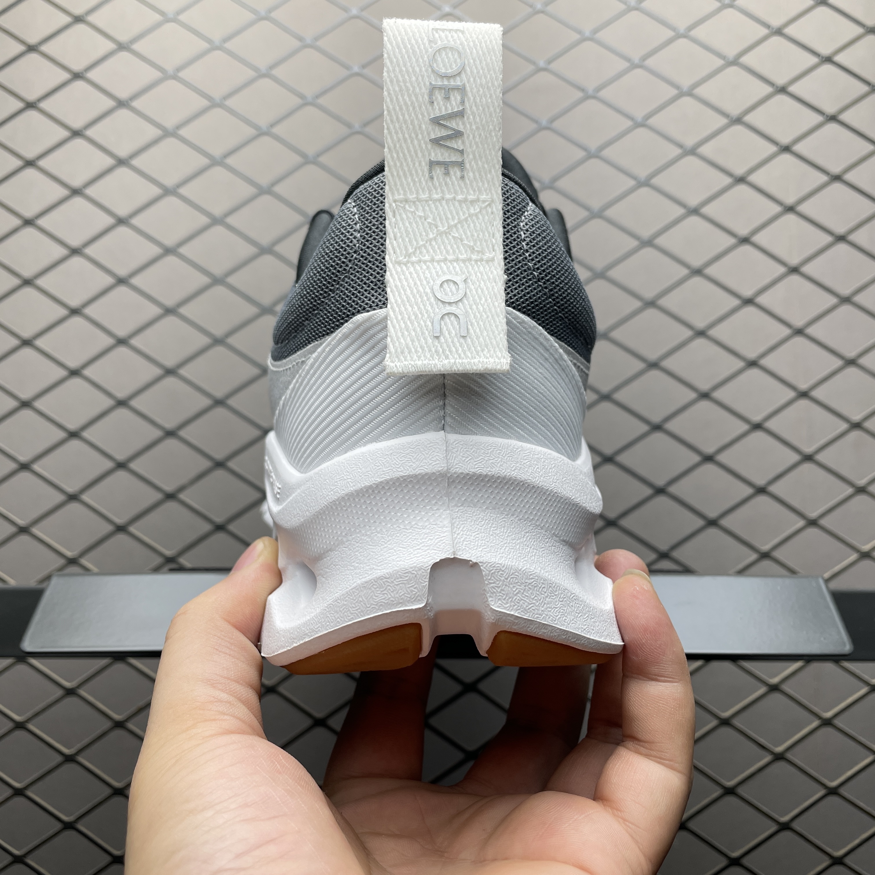 On Running Cloudtilt 2 LOEWE Black White (M929282X34-4515)