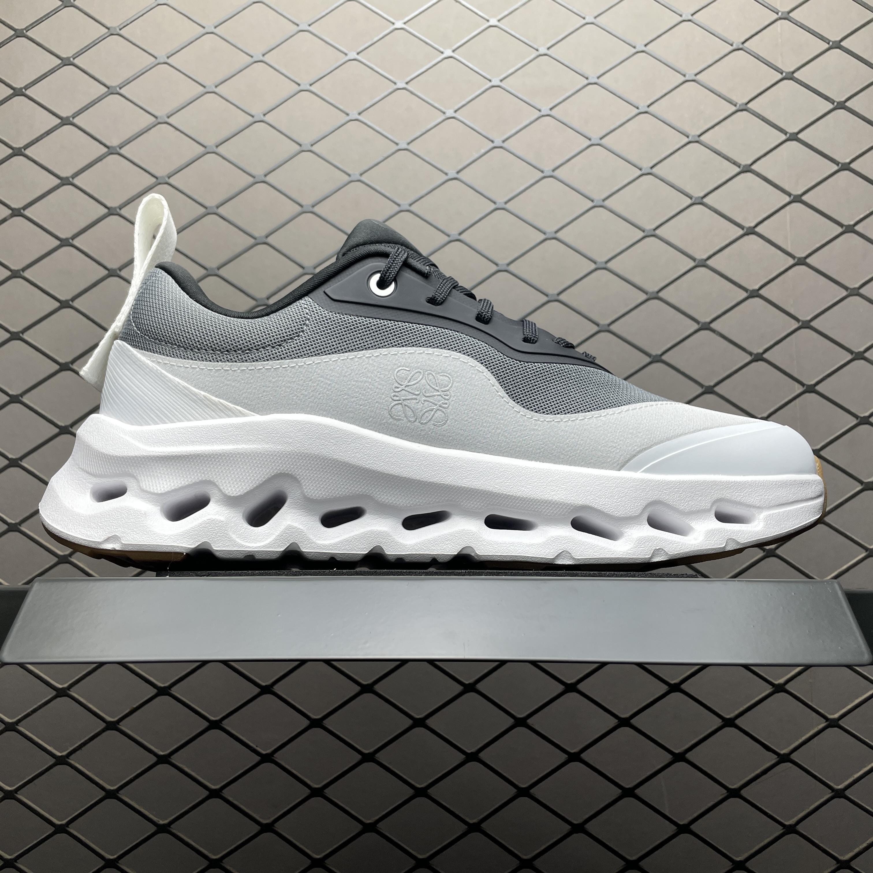 On Running Cloudtilt 2 LOEWE Black White (M929282X34-4515)