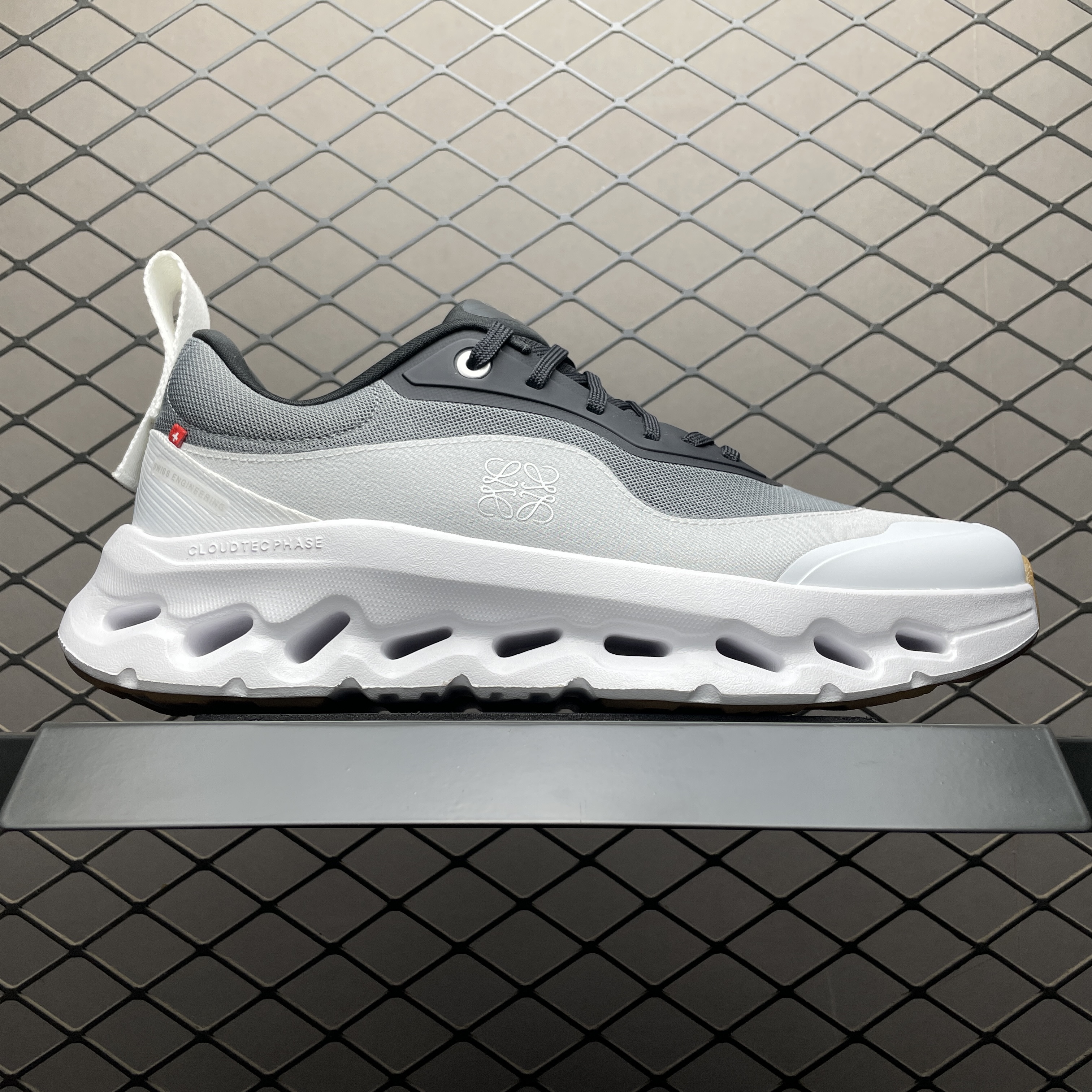 On Running Cloudtilt 2 LOEWE Black White (M929282X34-4515)