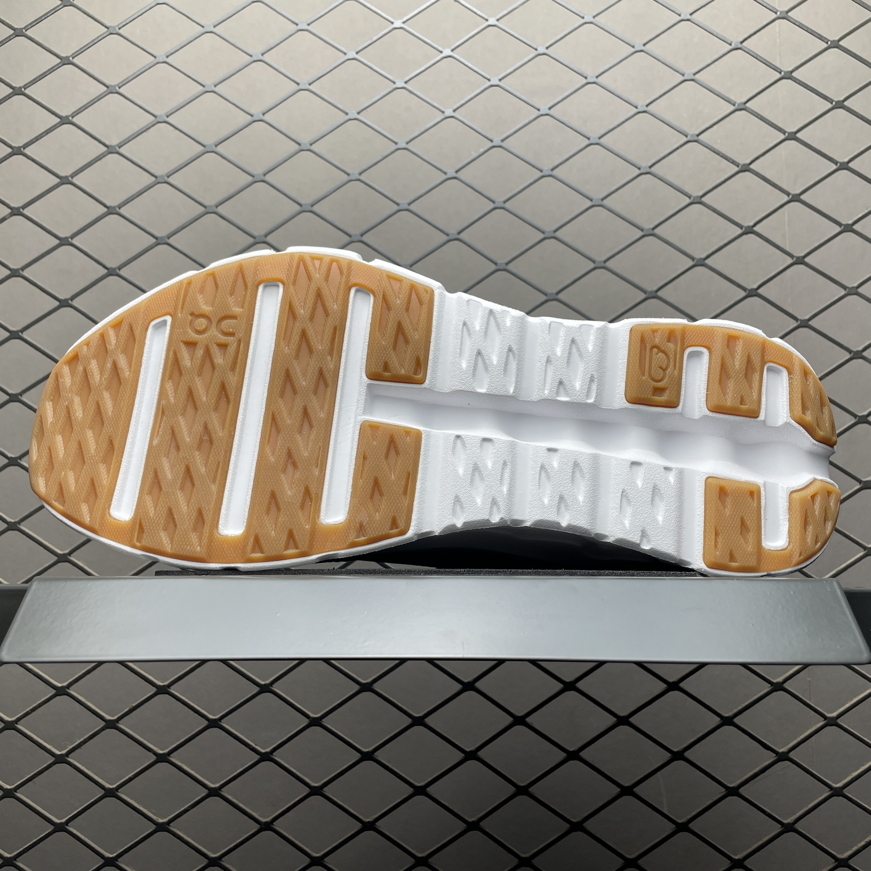 On Running Cloudtilt 2 LOEWE Black White (M929282X34-4515)