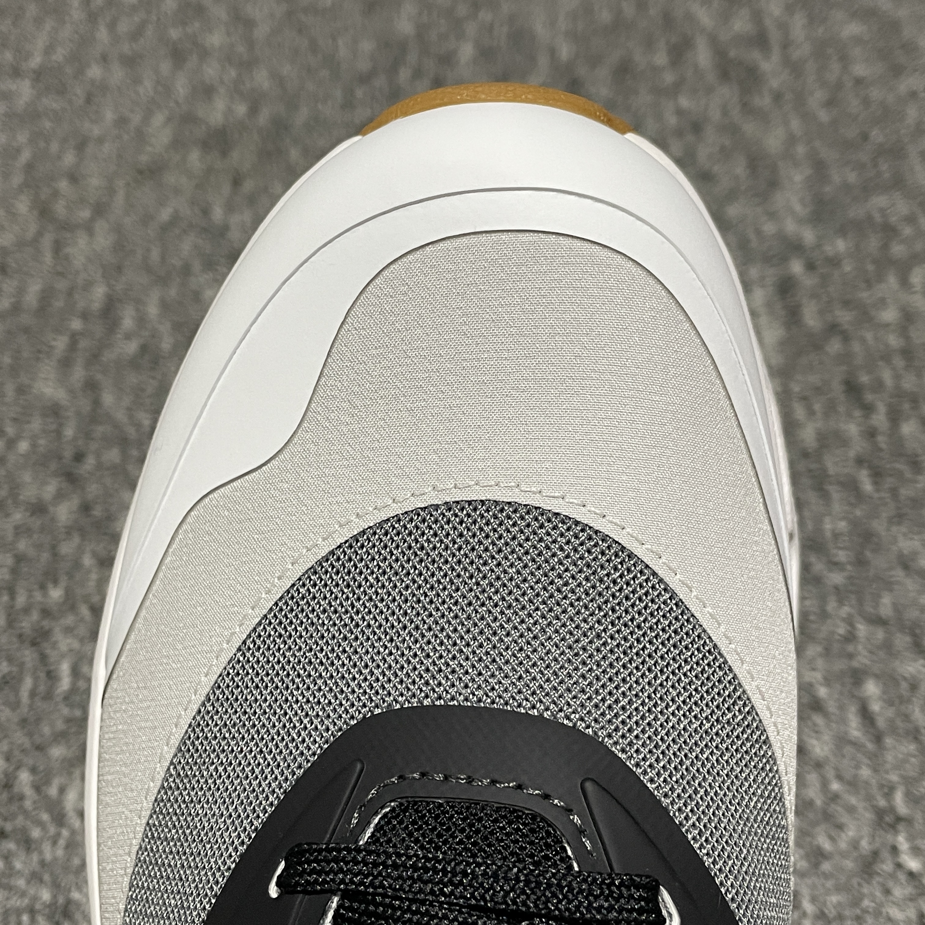 On Running Cloudtilt 2 LOEWE Black White (M929282X34-4515)