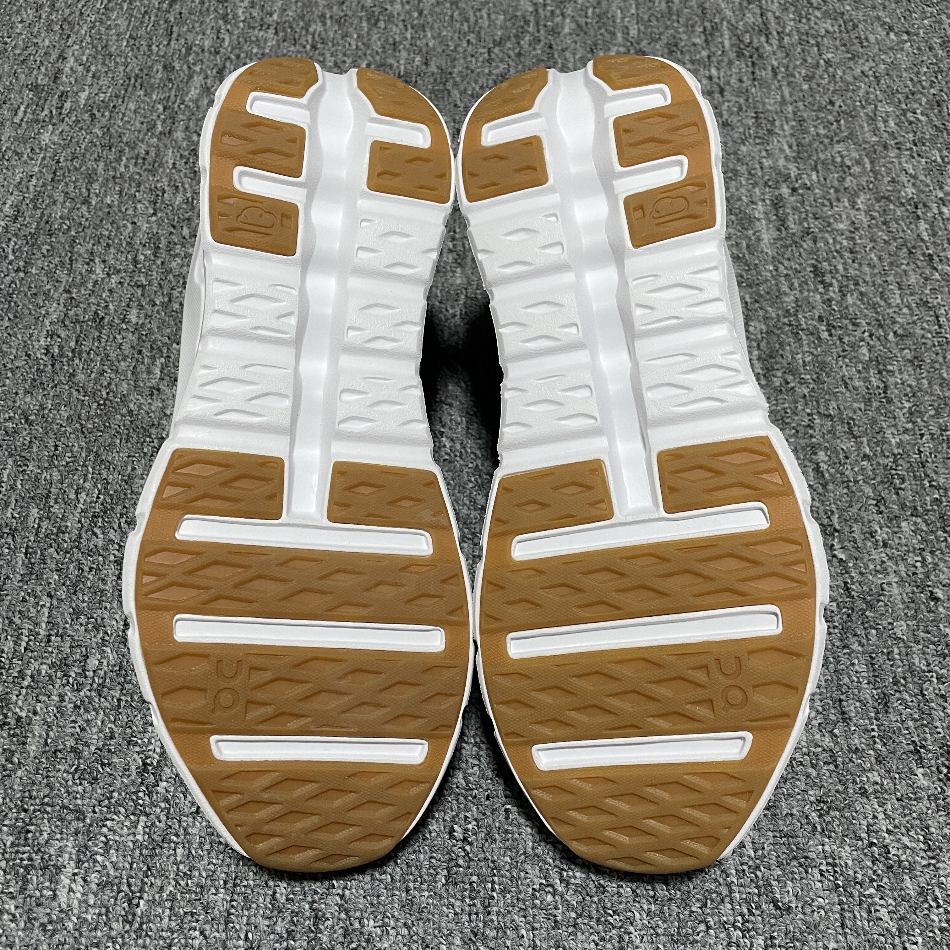 On Running Cloudtilt 2 LOEWE Black White (M929282X34-4515)