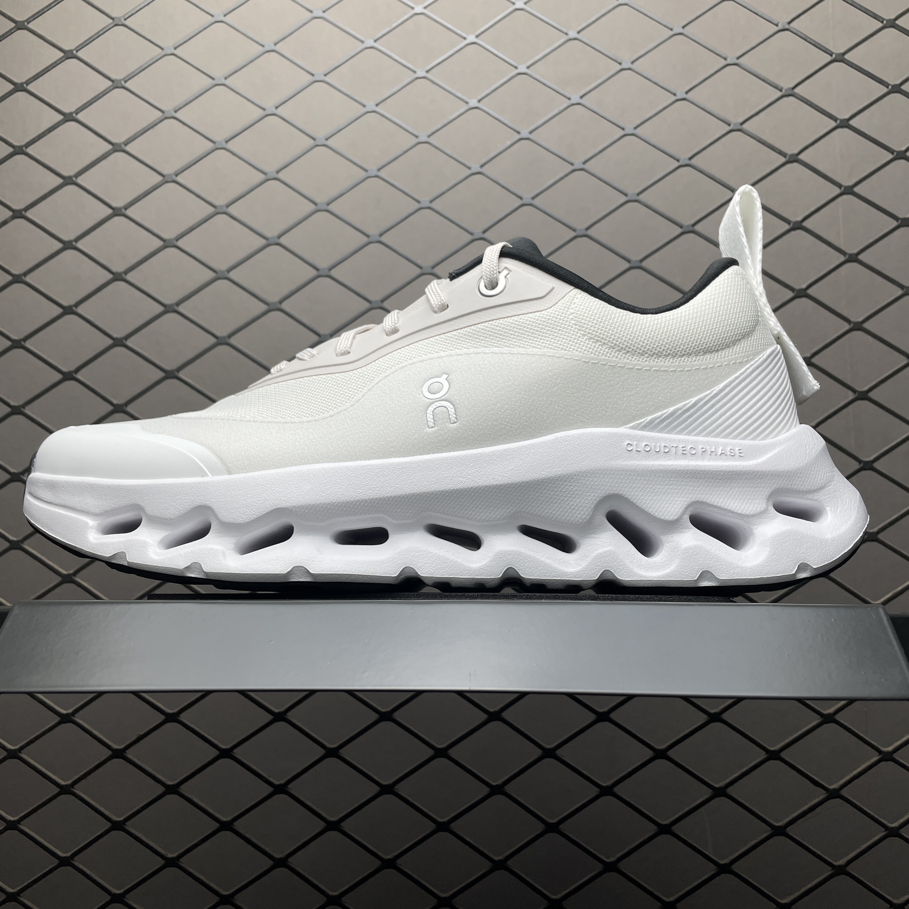 On Running Cloudtilt 2 LOEWE Sand White (3ME10692979)