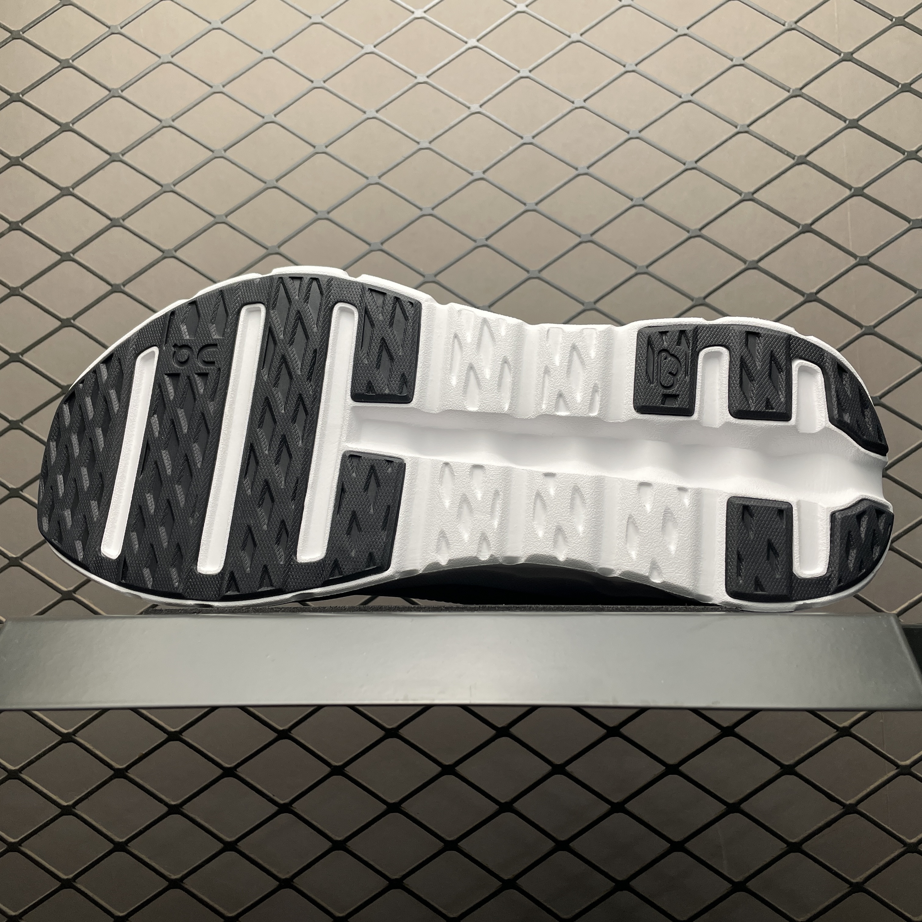 On Running Cloudtilt 2 LOEWE Sand White (3ME10692979)