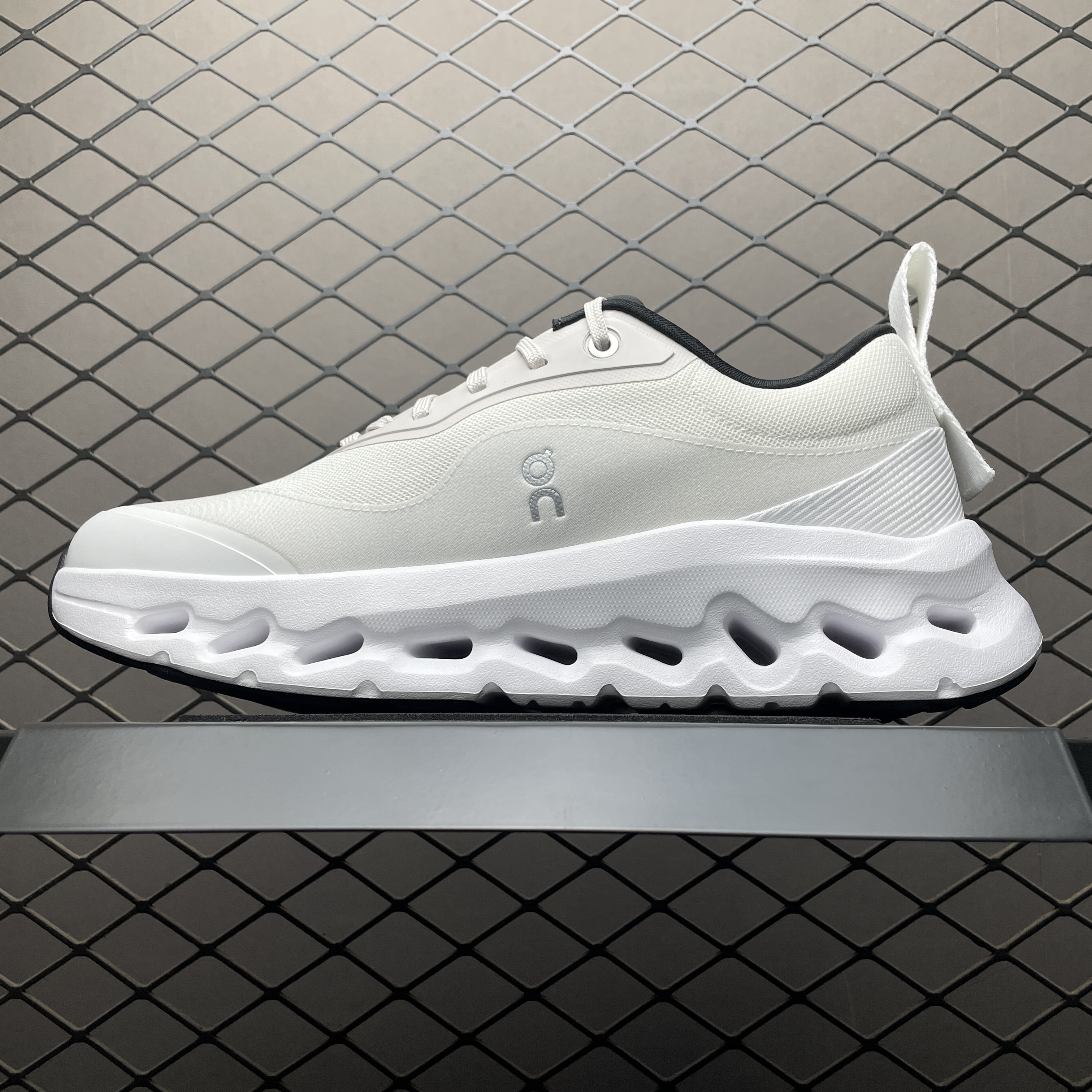 On Running Cloudtilt 2 LOEWE Sand White (3ME10692979)