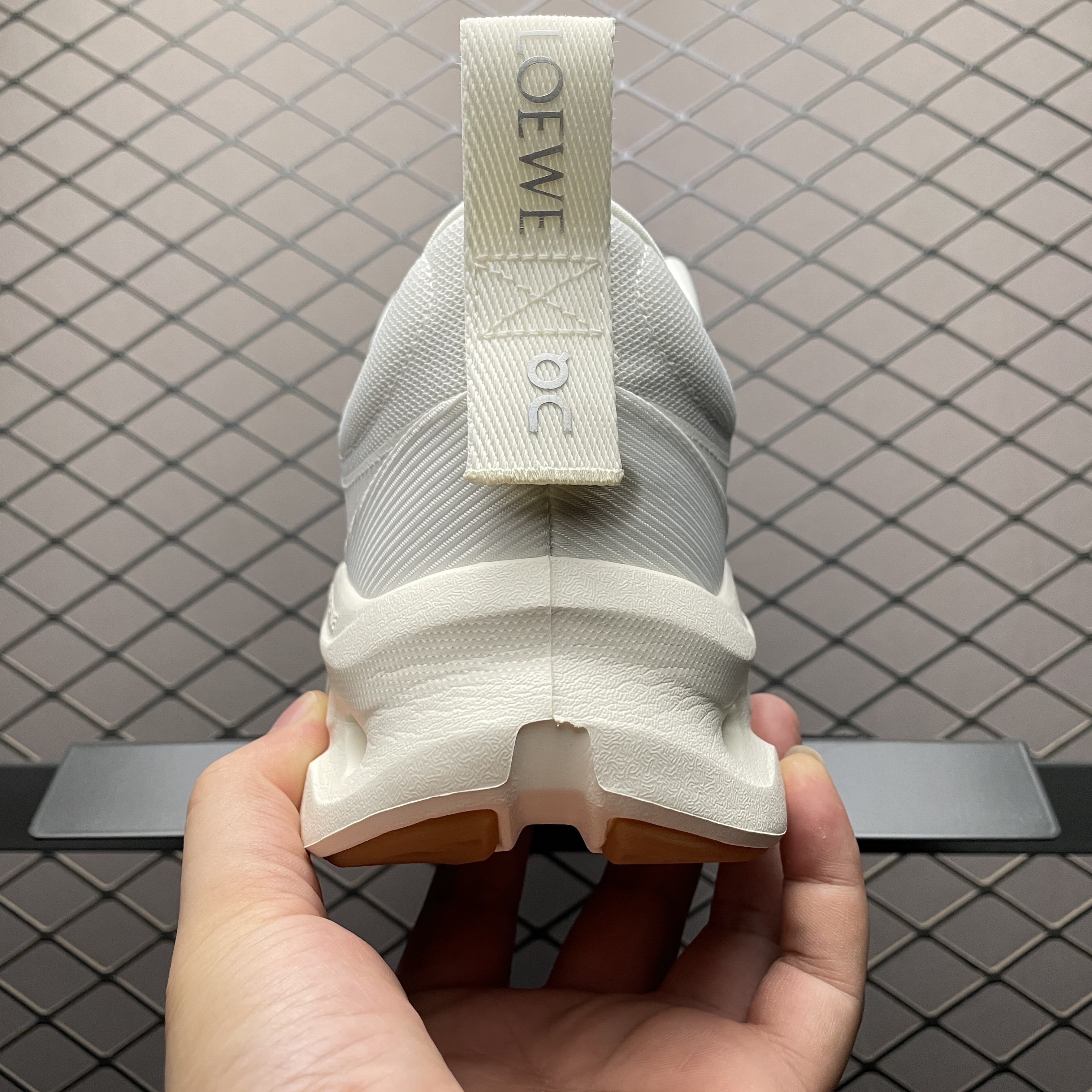 LOEWE × On Women's Cloudtilt 2.0 "All White" (L929282X29-3089)