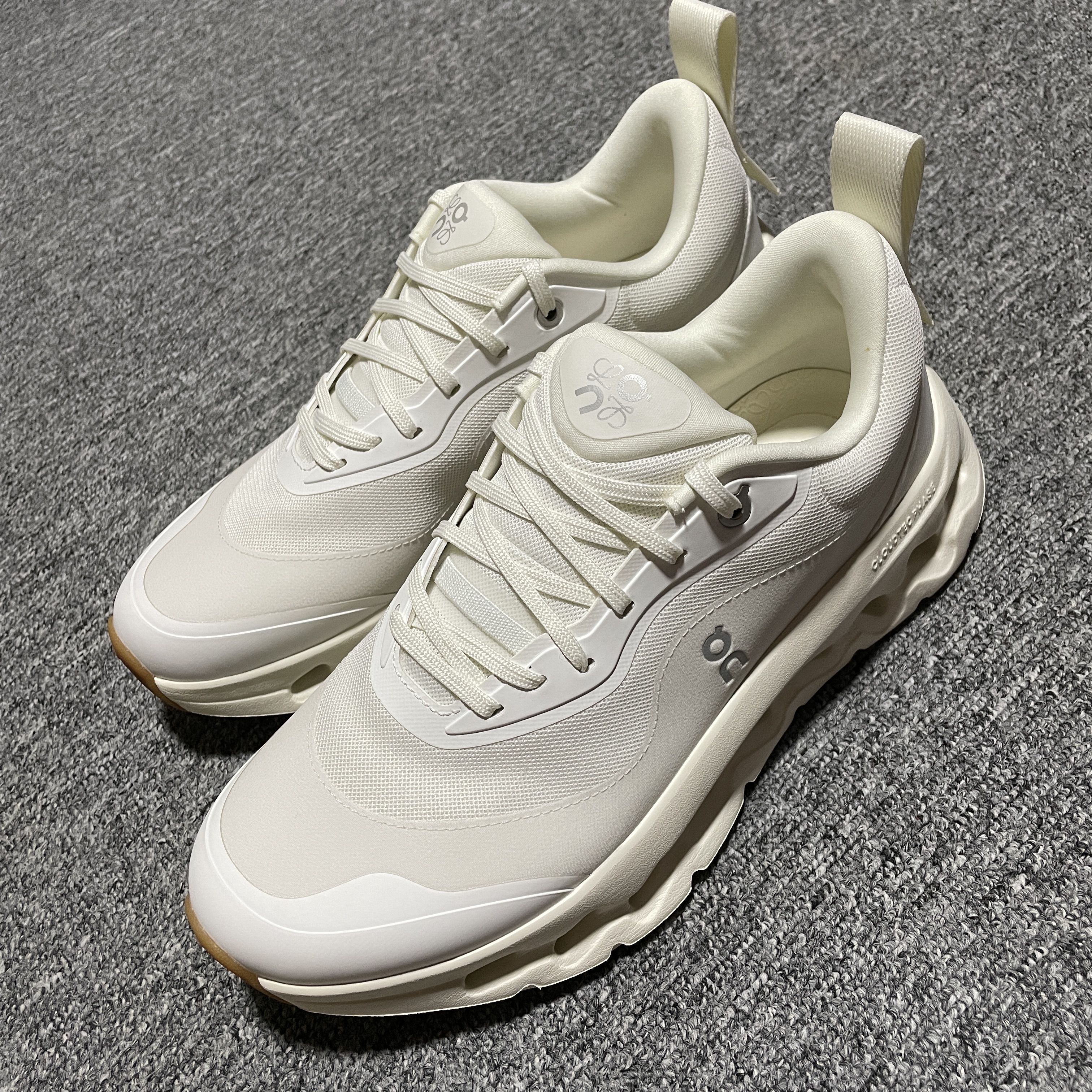 LOEWE × On Women's Cloudtilt 2.0 "All White" (L929282X29-3089)