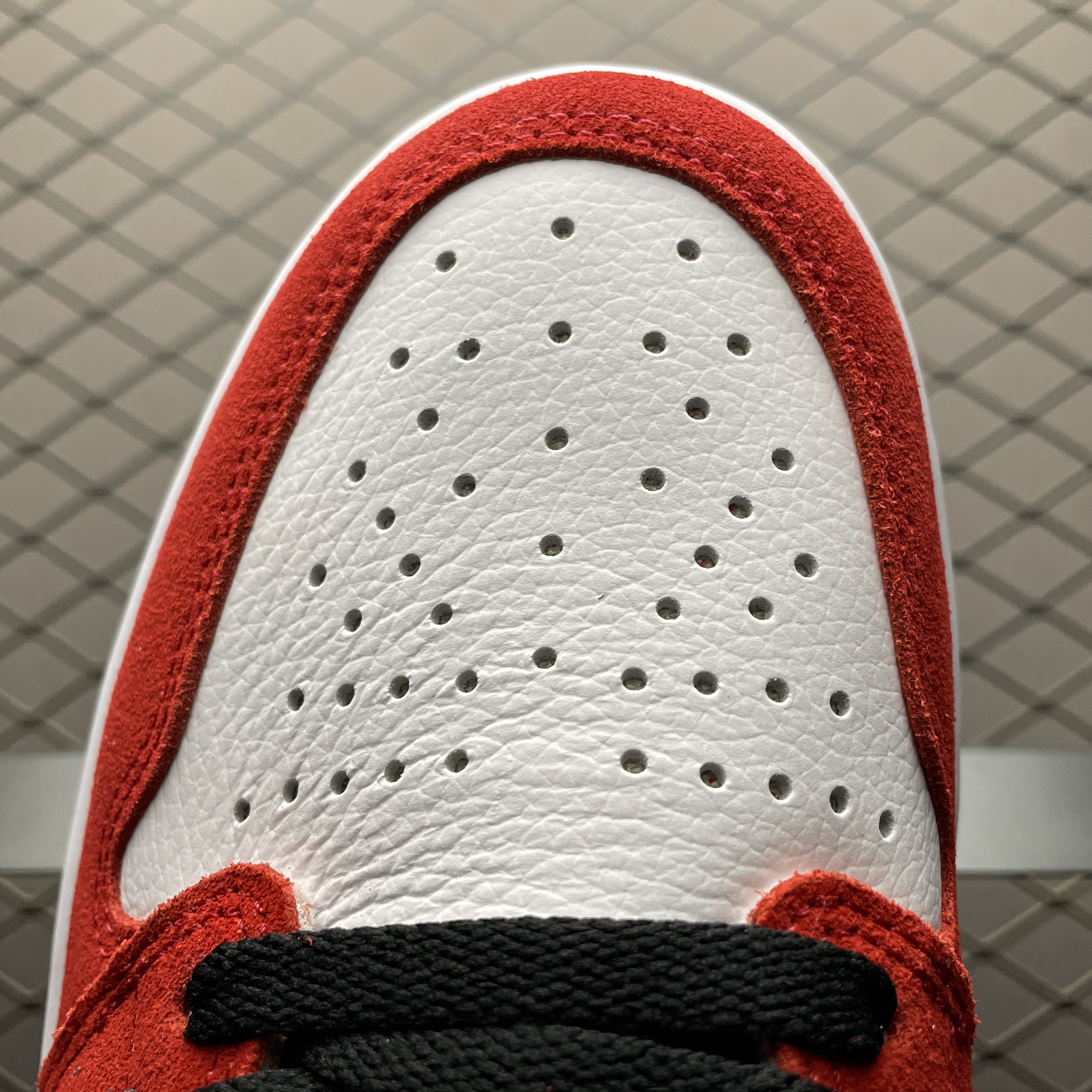 Travis Scott x Air Jordan 1 Chicago Red（ DH3227-601）