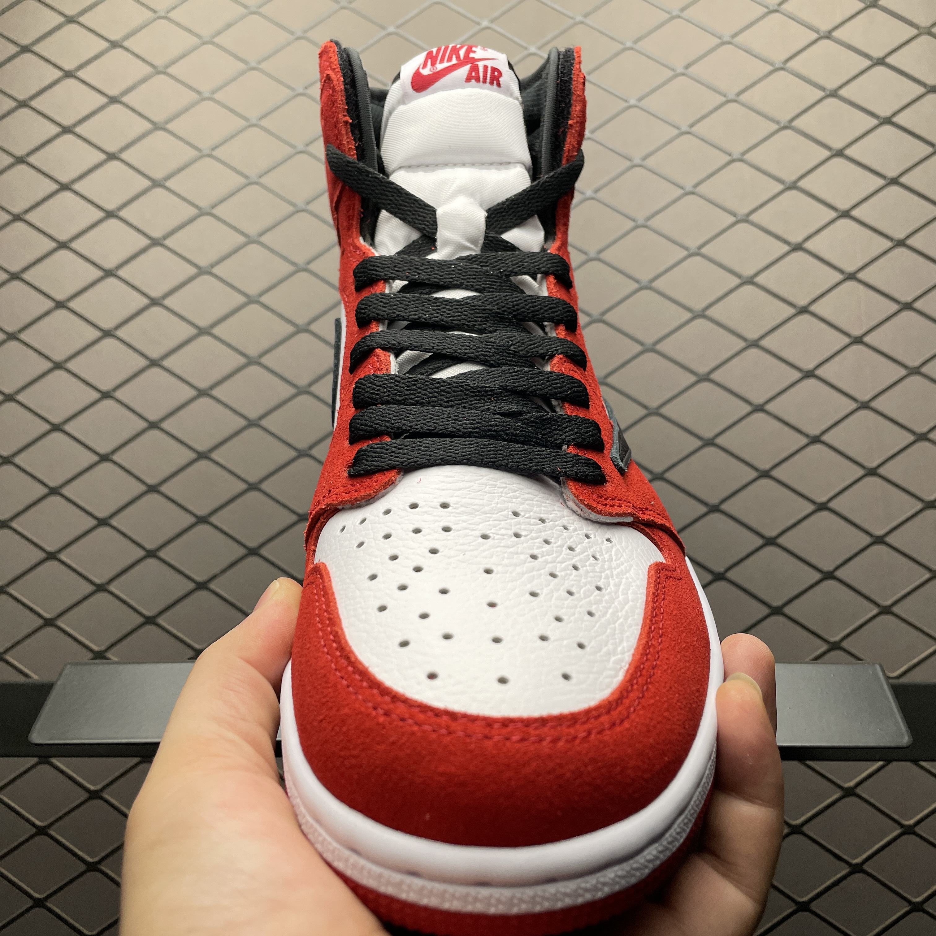 Travis Scott x Air Jordan 1 Chicago Red（ DH3227-601）