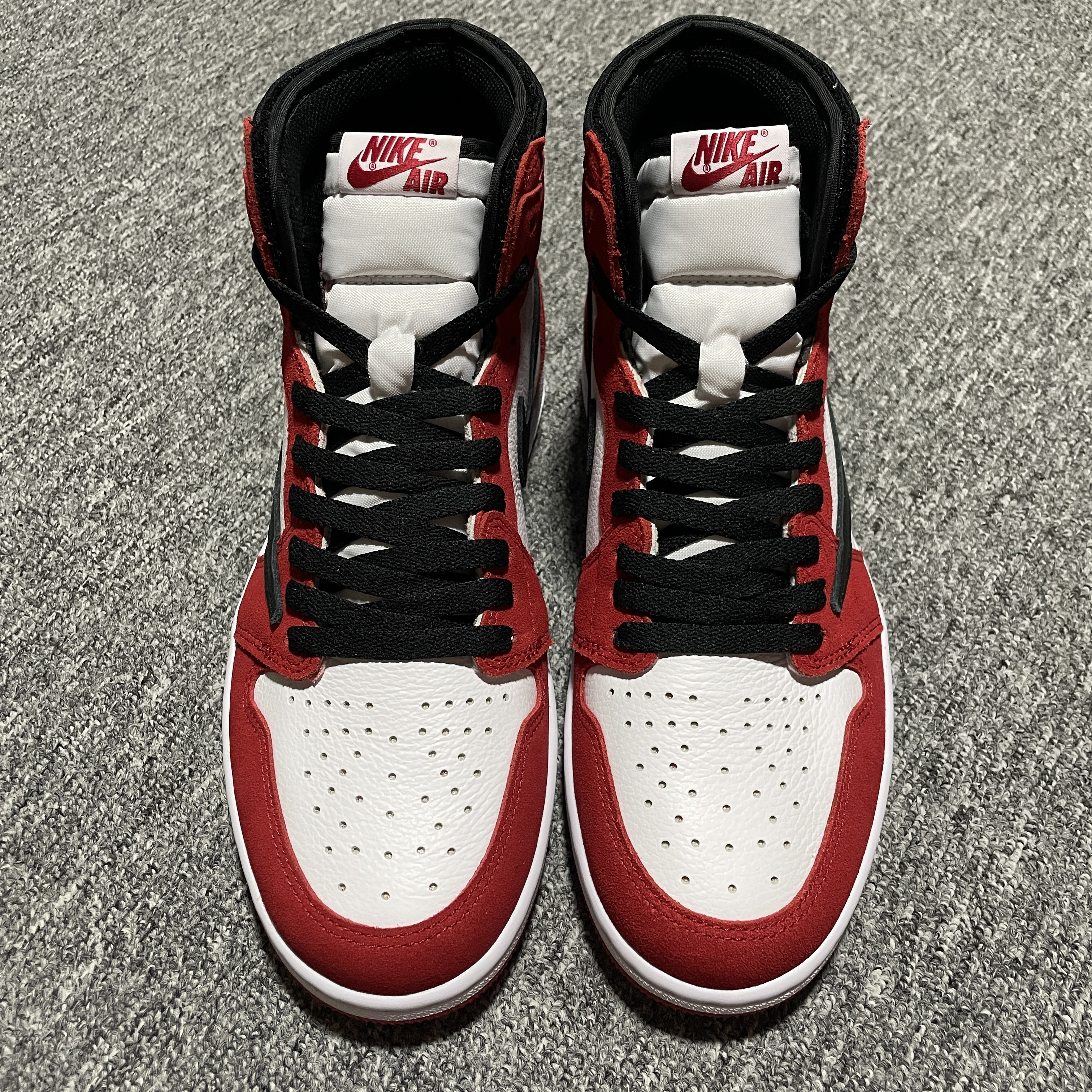 Travis Scott x Air Jordan 1 Chicago Red（ DH3227-601）