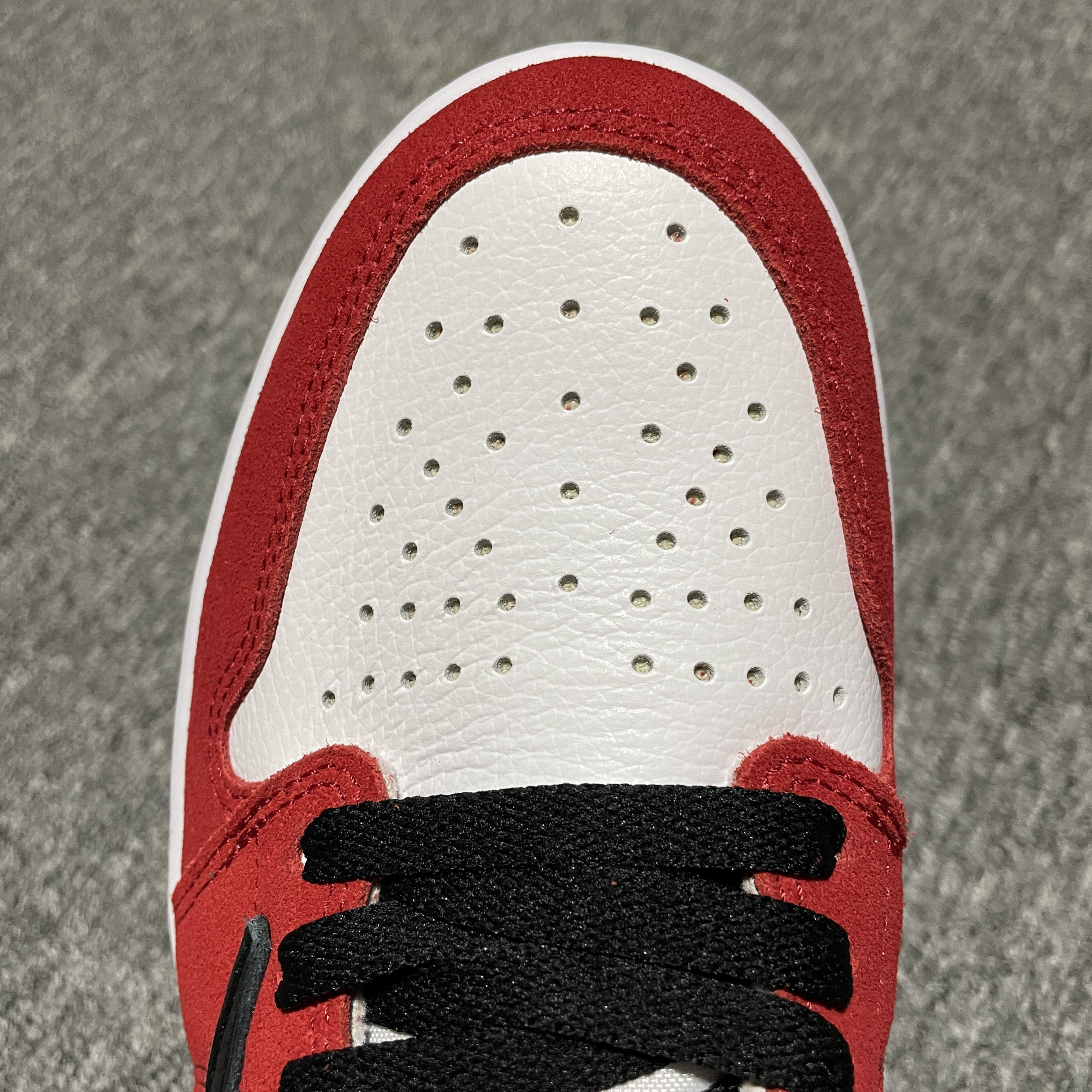 Travis Scott x Air Jordan 1 Chicago Red（ DH3227-601）