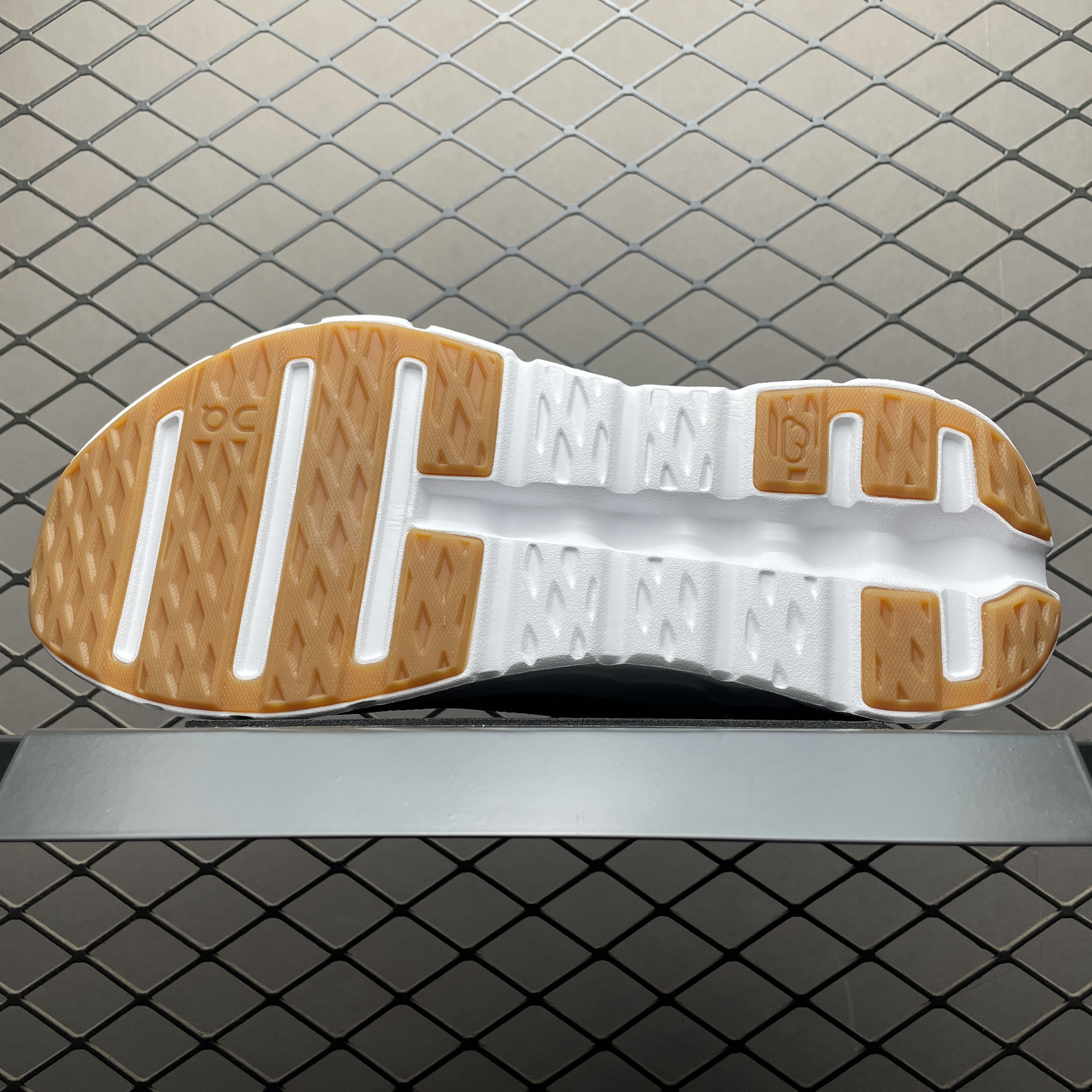 ON Loewe x Cloudtilt 2 'Tan White Gum' (3ME10693510)