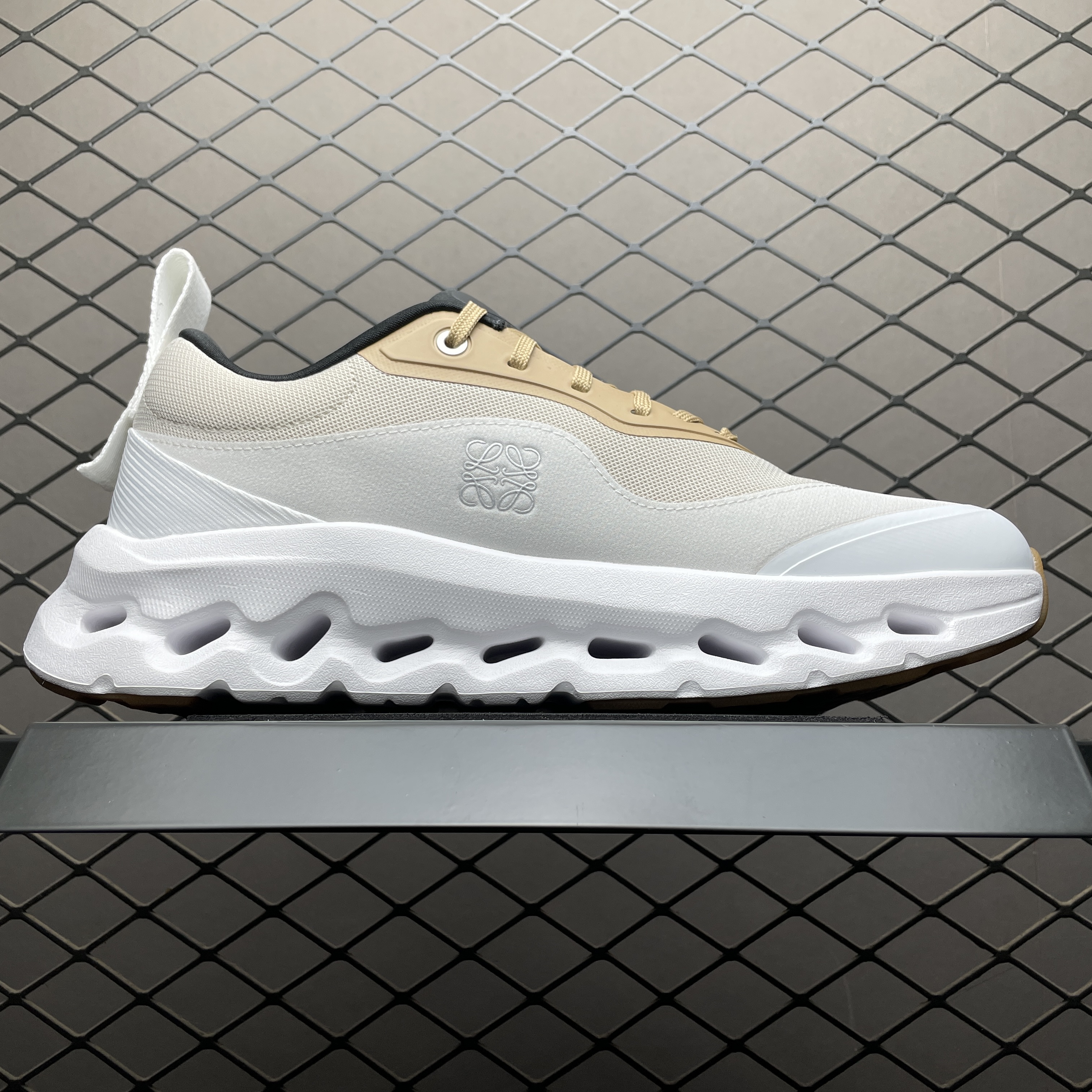 ON Loewe x Cloudtilt 2 'Tan White Gum' (3ME10693510)