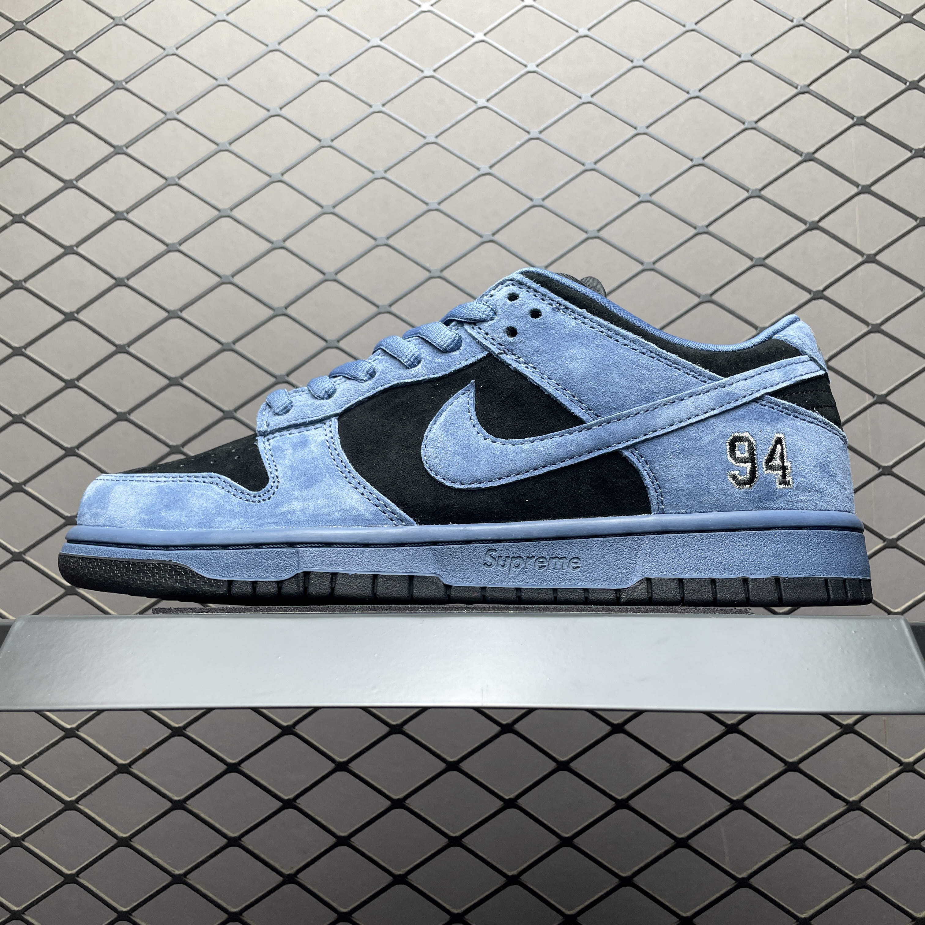 Nike SB Dunk Low Supreme 94 Ocean Fog (HQ8487-400)