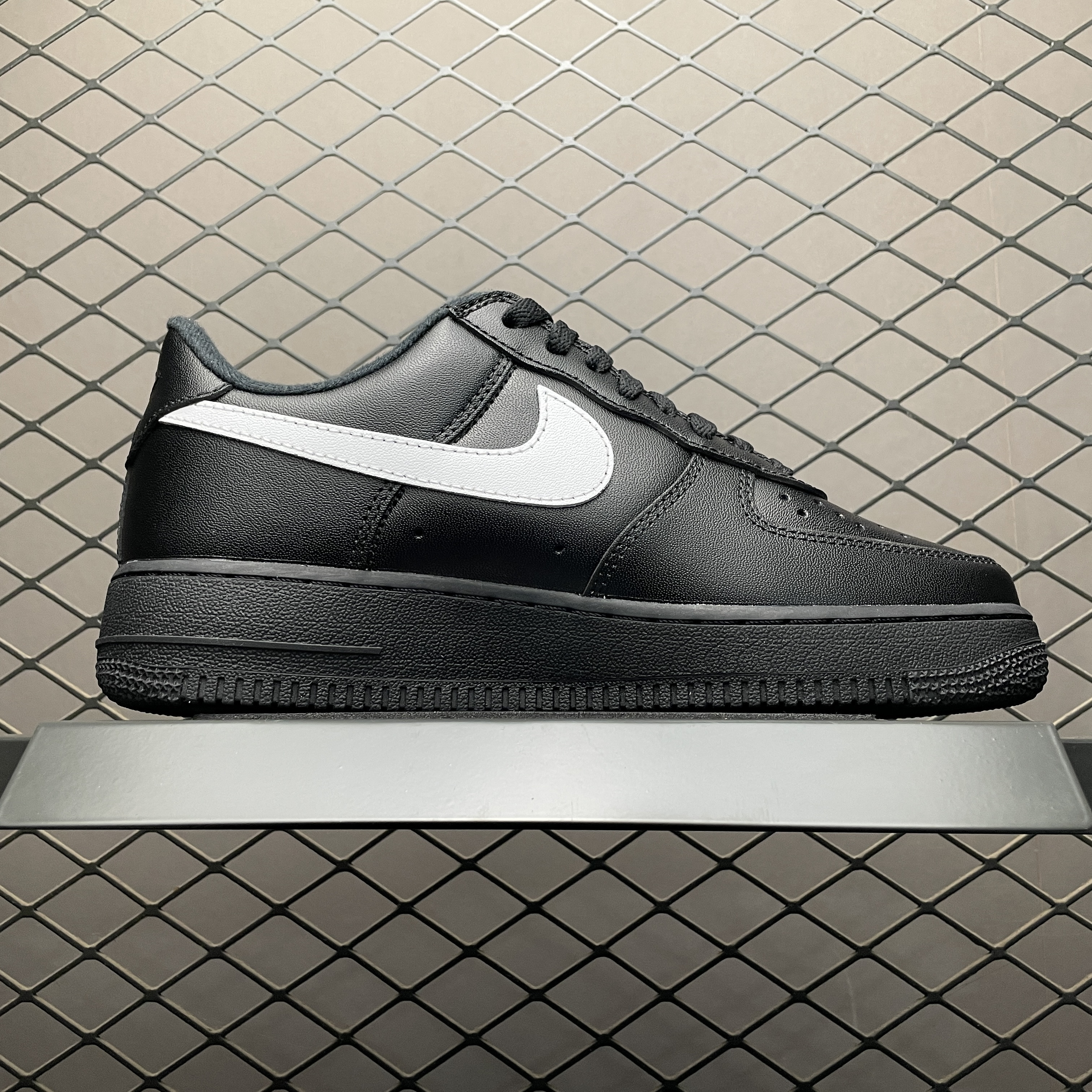 Supreme × Nike Air Force 1 Low "Black/White"（CU9225-002）