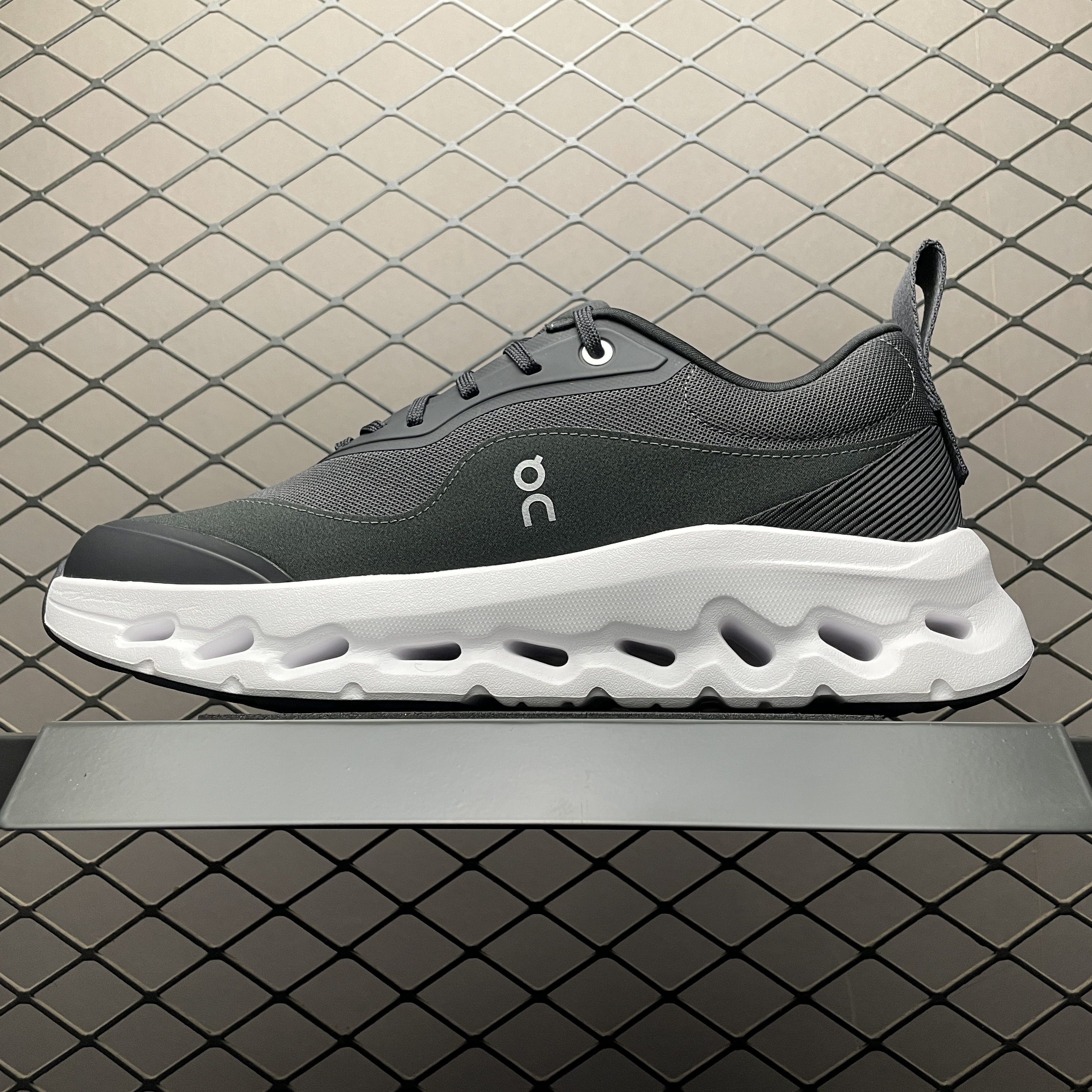 ON Loewe x Cloudtilt 2 'Black' (3ME10690553)