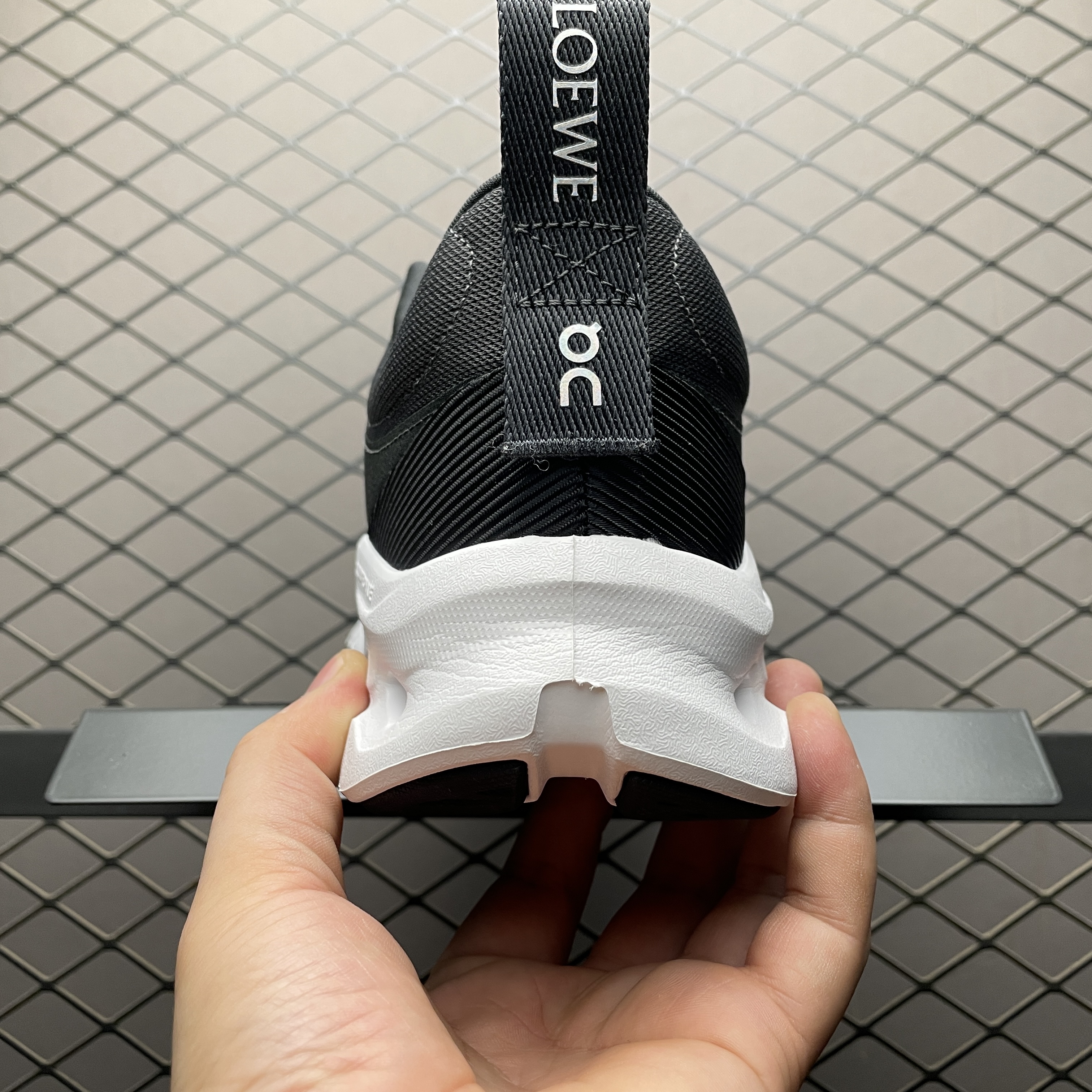 ON Loewe x Cloudtilt 2 'Black' (3ME10690553)