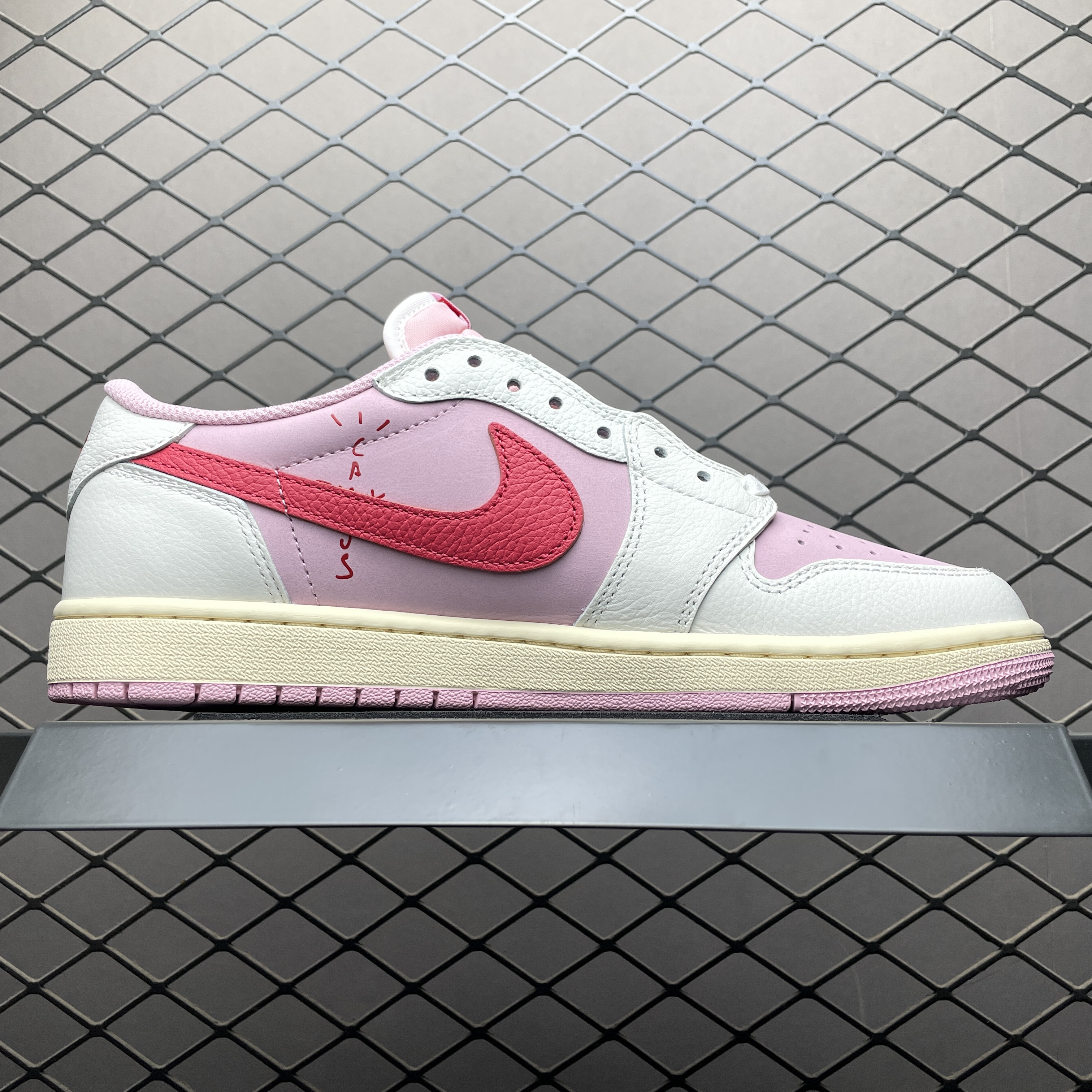 Travis Scott × Nike Air Jordan 1 Low OG "Sail/Tropical Pink" (IQ7604-101)