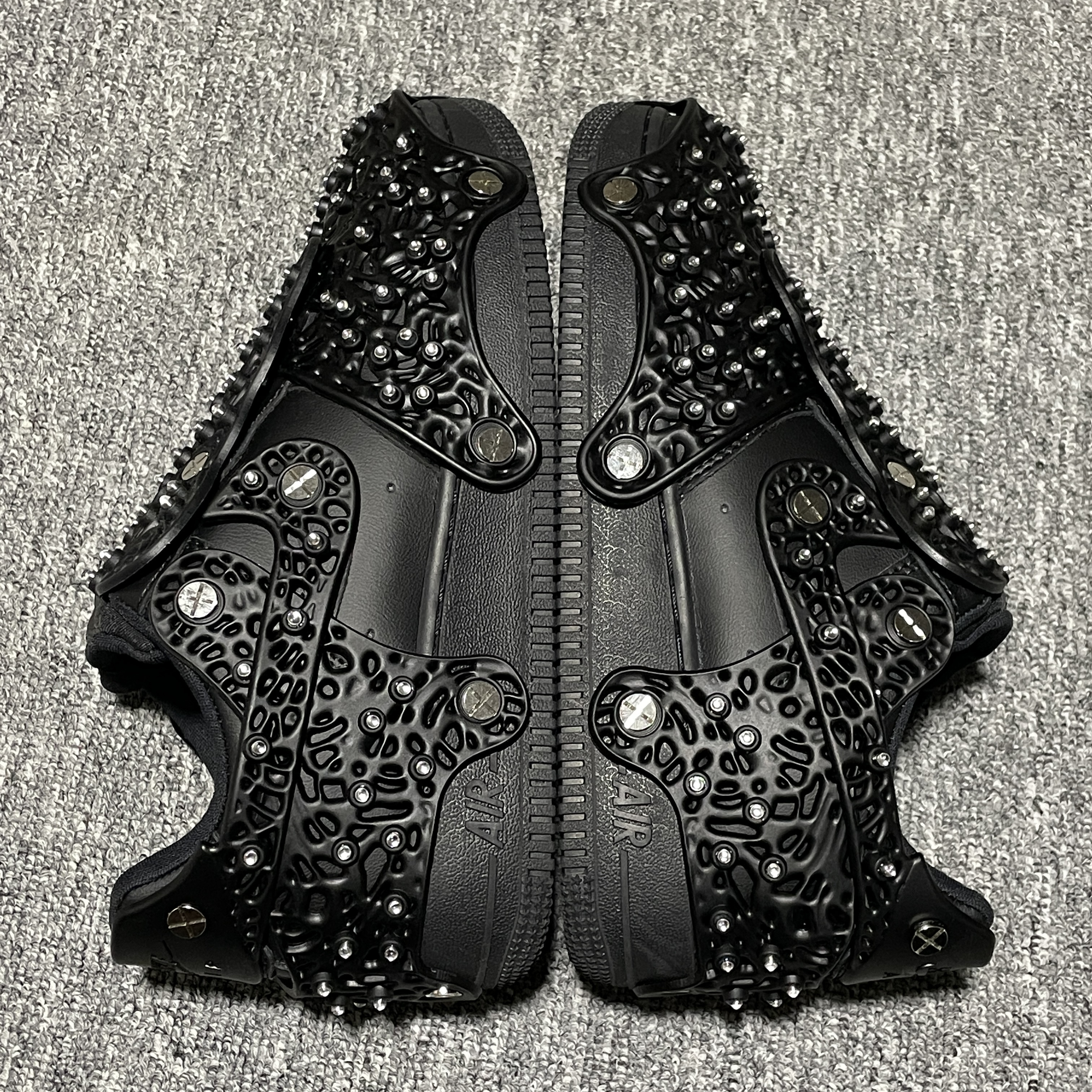 Swarovski × Nike Women's Air Force 1 Low Retro Reflective Crystal "Triple Black"（CV7668-001）